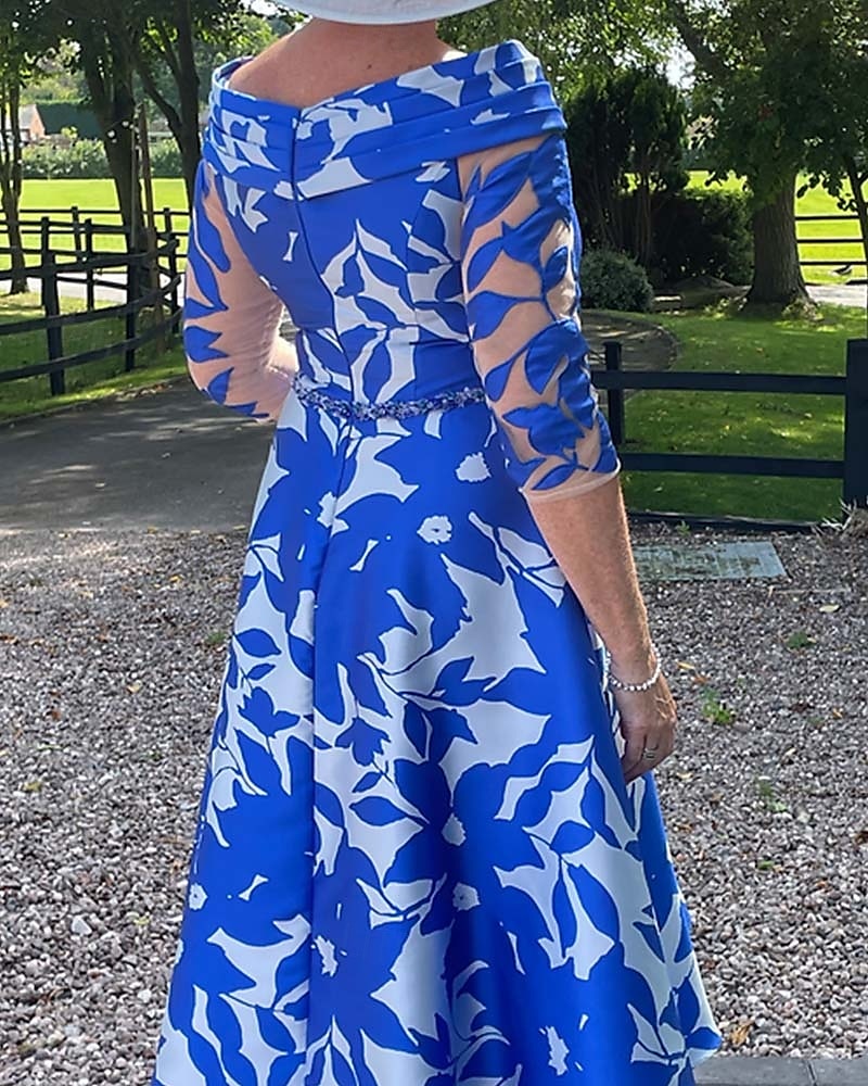 A-linjeformad klänning Brudens mor Klänning Elegant Enkel Båt hals snitt Tea-längd Satin 3/4-lång ärm med blommigt tryck Plisseringar Derbyklänning Raceday Klänning Bröllopsgästklänning 2025 2025 - $189.99 –P3