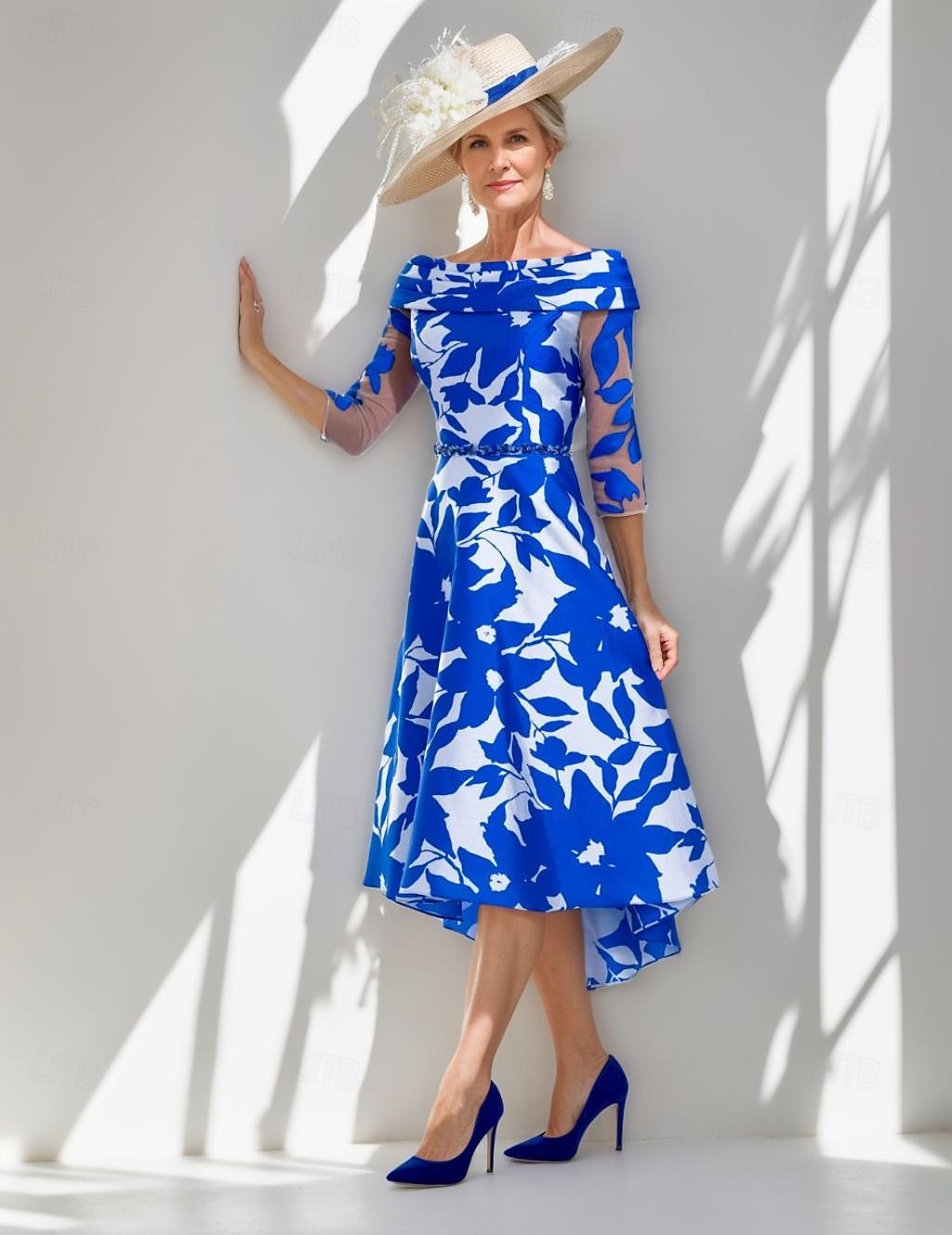 A-linjeformad klänning Brudens mor Klänning Elegant Enkel Båt hals snitt Tea-längd Satin 3/4-lång ärm med blommigt tryck Plisseringar Derbyklänning Raceday Klänning Bröllopsgästklänning 2025 2025 - $189.99 –P1