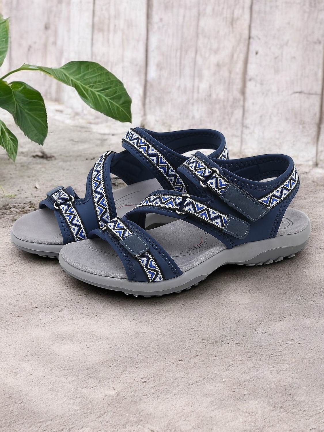 sandales de sport bleues pour femmes avec sangles réglables et motif géométrique – chaussures de marche d'extérieur confortables pour la randonnée, les voyages et les vêtements décontractés de 2025 ? $34.99 –P1