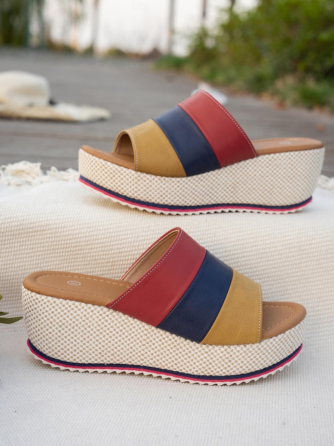 Sandalias de cuña con plataforma multicolor para mujer con punta abierta: zapatos de verano cómodos para salidas informales y vacaciones en la playa 2025 - $32.99 –P1