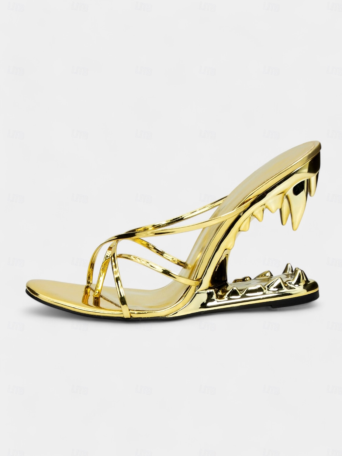 sandales plates métalliques dorées avec talon sculpté - chaussures de déclaration uniques pour femmes de 2025 ? $59.99 –P1