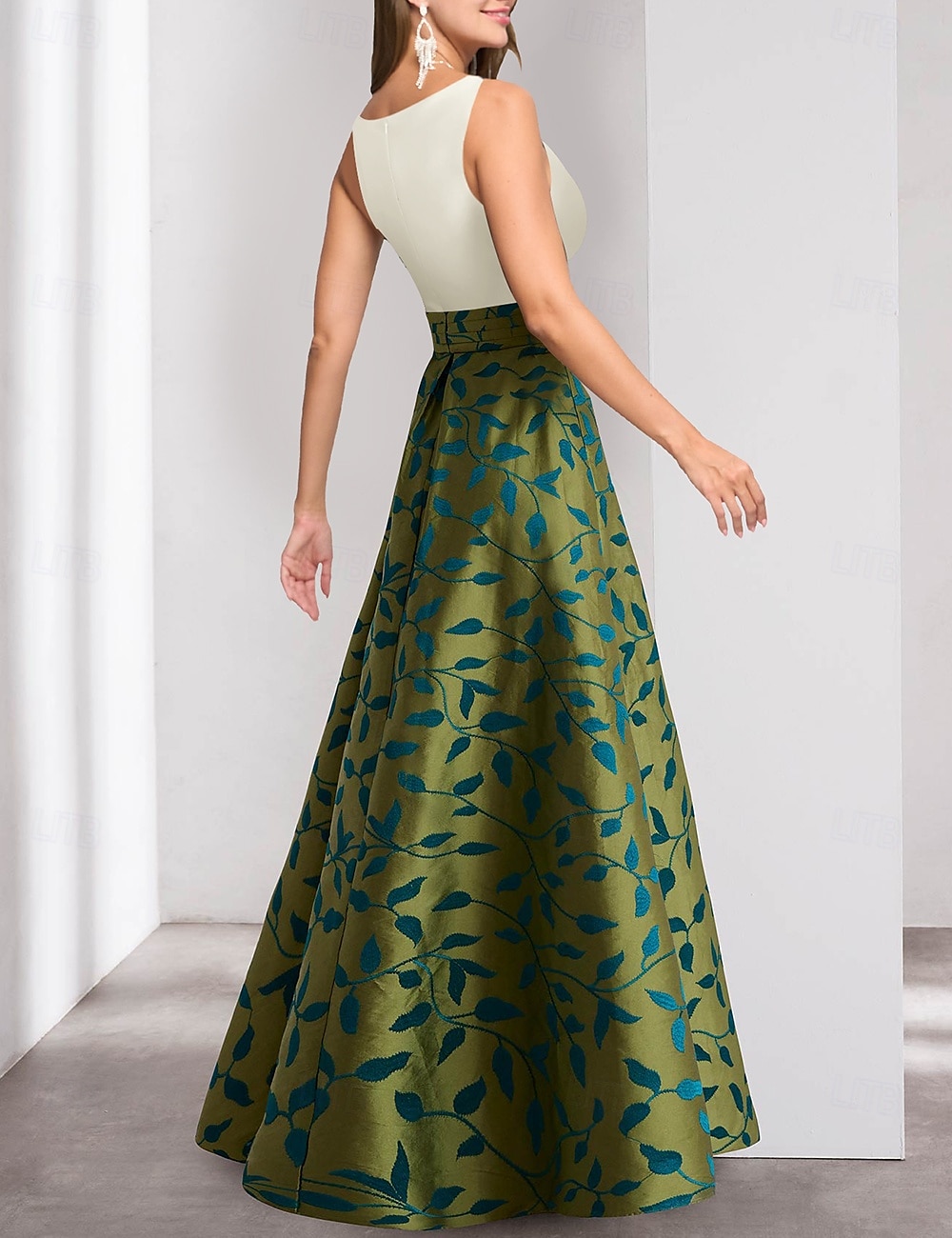 Vestido de Gala A-Line Floral Verde Vestido Elegante Formal Comprimento do Chão Sem Mangas Decote Halter com Bolsos Cetim com Bolso Vestido Derby Vestido de Dia de Corrida Vestido de Convidada para de 2025 por $188.99 –P2
