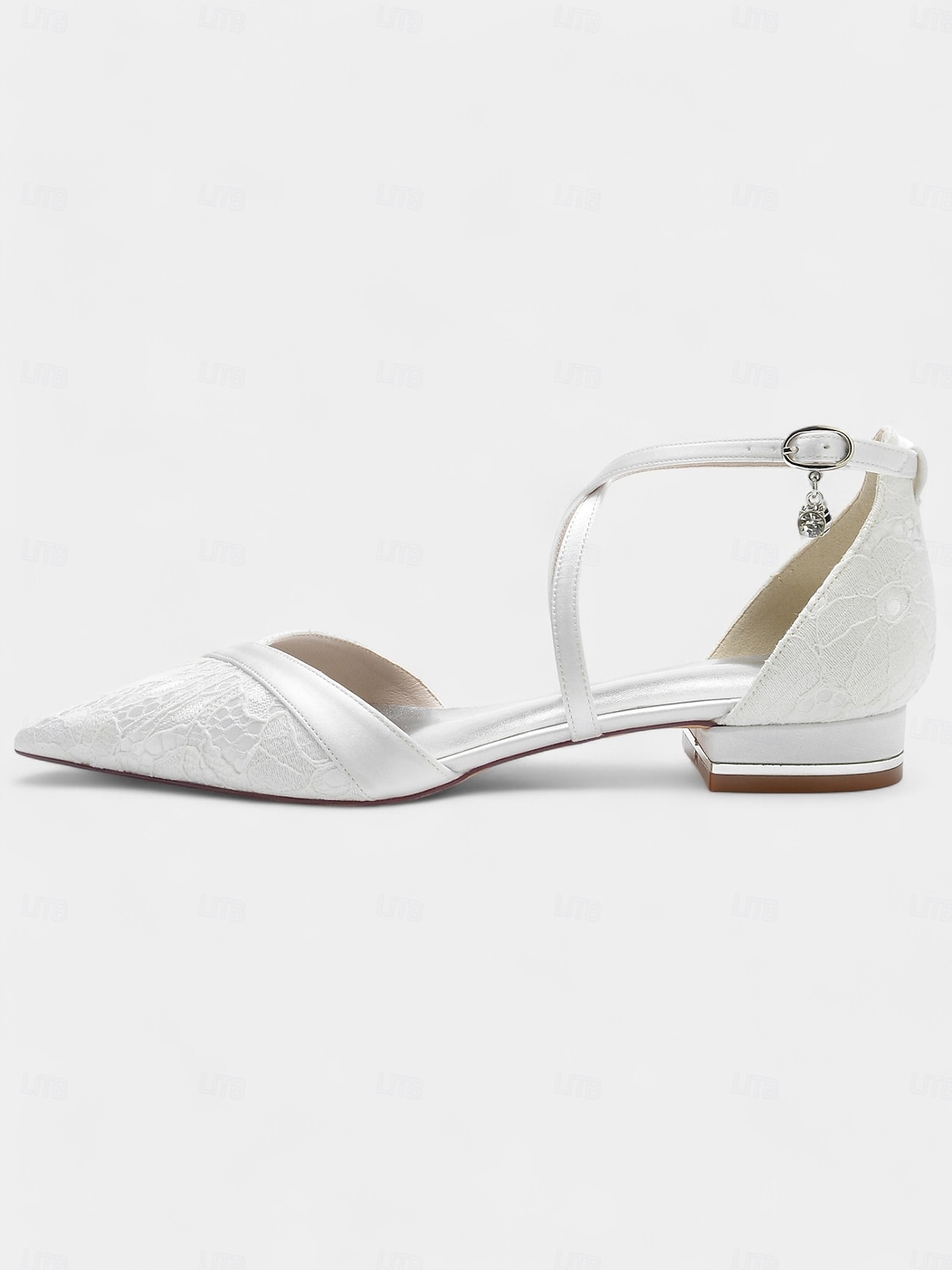 chaussures à talons bas en satin bleu marine avec brides croisées et superposition de dentelle pour événements formels et mariages pour femmes de 2025 ? $64.99 –P2