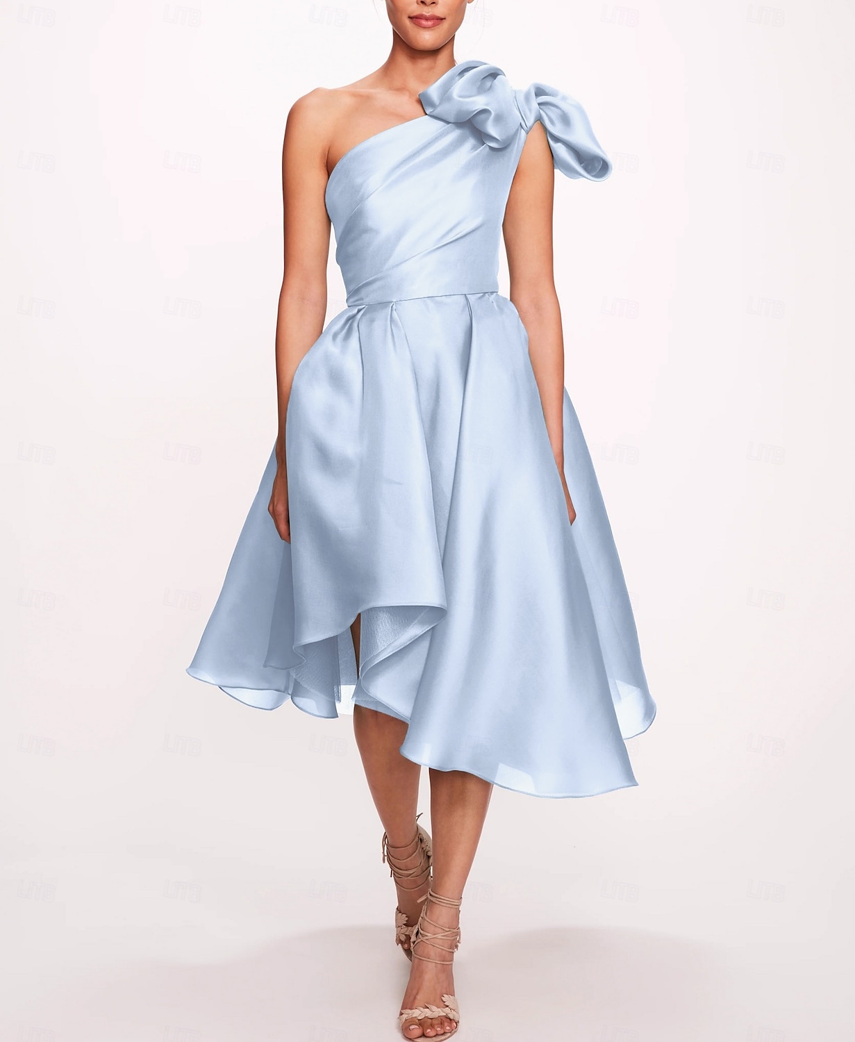 Robe cocktail en A élégante robe formelle mariage longueur thé sans manches une épaule satinée avec fente froncée robes de 2025 ? $178.99 –P1