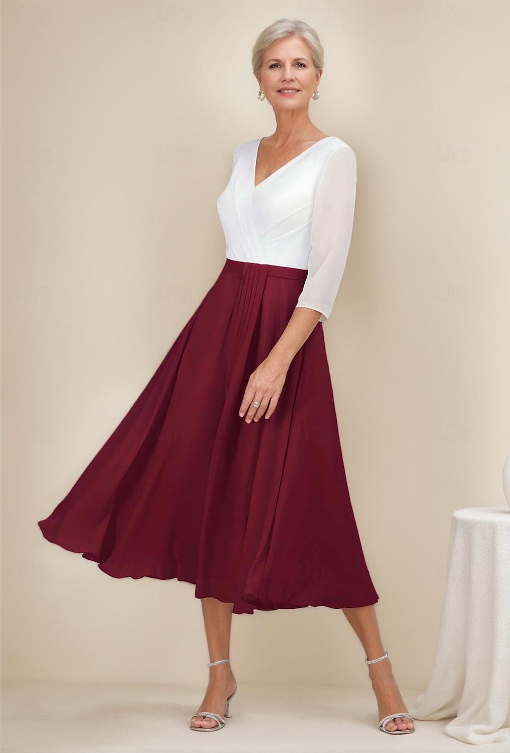Abito A-Line Madre della Sposa Abito Elegante Semplice Scollatura a V Lunghezza Tè Chiffon Manica 3/4 con Pizzo Abito Midi a Colore Solido del 2025 a $146.99 –P4