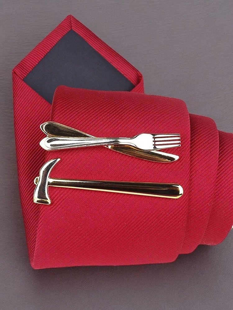 Vergoldete Krawattenklammer für Herren mit Gabel, Messer und Hammer – einzigartiges und stilvolles Design – perfekt für Hochzeiten, formelle und kreative Anlässe 2025 - $11.99 –P2