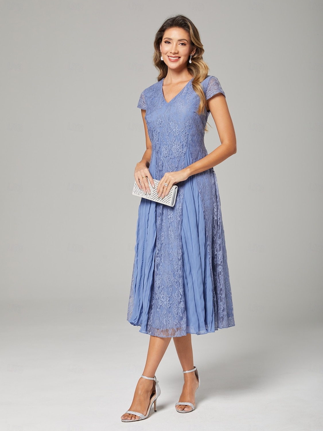 Robe fourreau  colonne Mère de la mariée Robe d'invitée Mariage Élégante Fête Petite Taille Décolleté en V Longueur thé Dentelle Manches courtes avec plis Couleur unie Midi Robe de 2025 ? $155.99 –P4