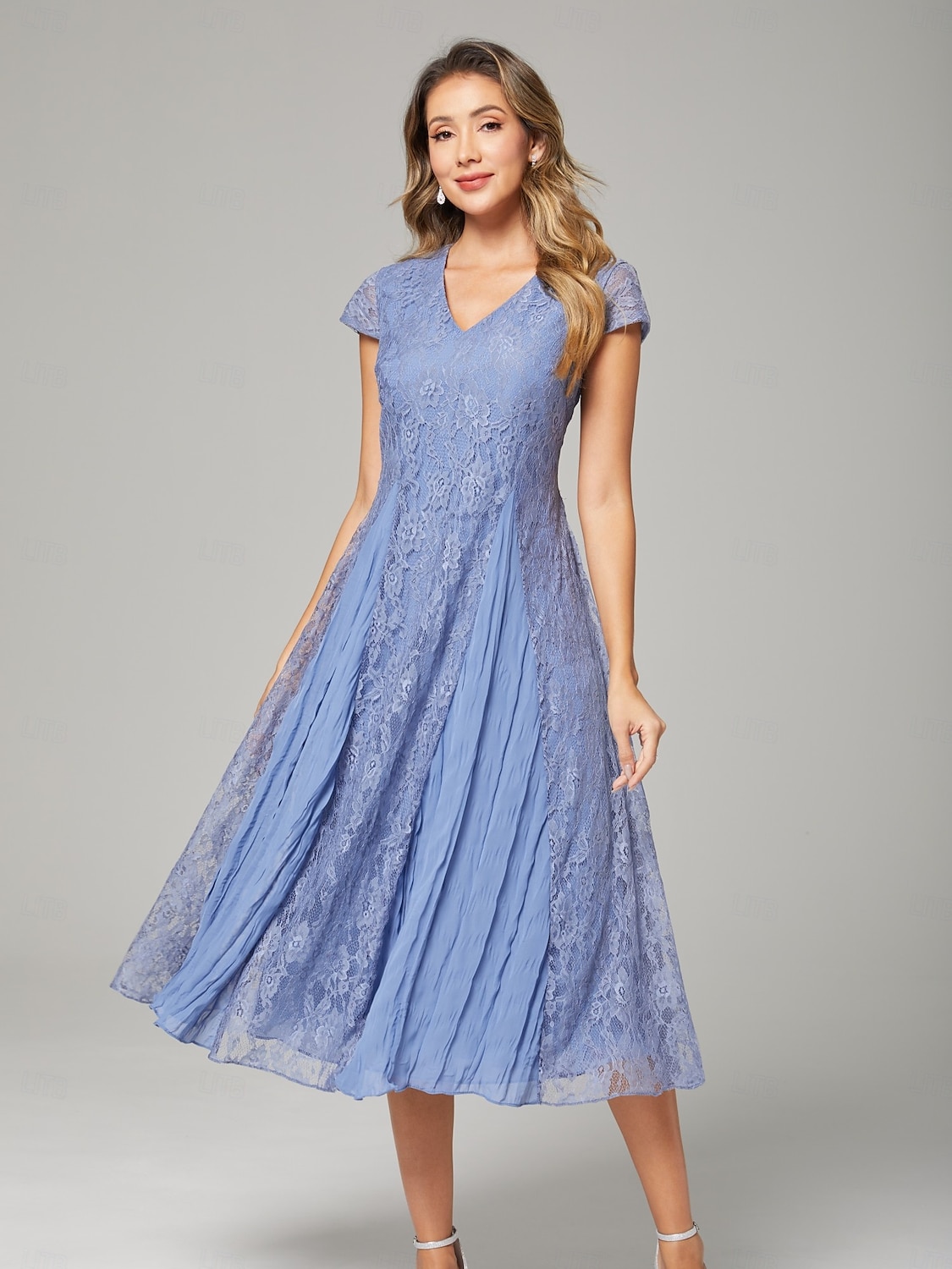 Robe fourreau  colonne Mère de la mariée Robe d'invitée Mariage Élégante Fête Petite Taille Décolleté en V Longueur thé Dentelle Manches courtes avec plis Couleur unie Midi Robe de 2025 ? $155.99 –P3