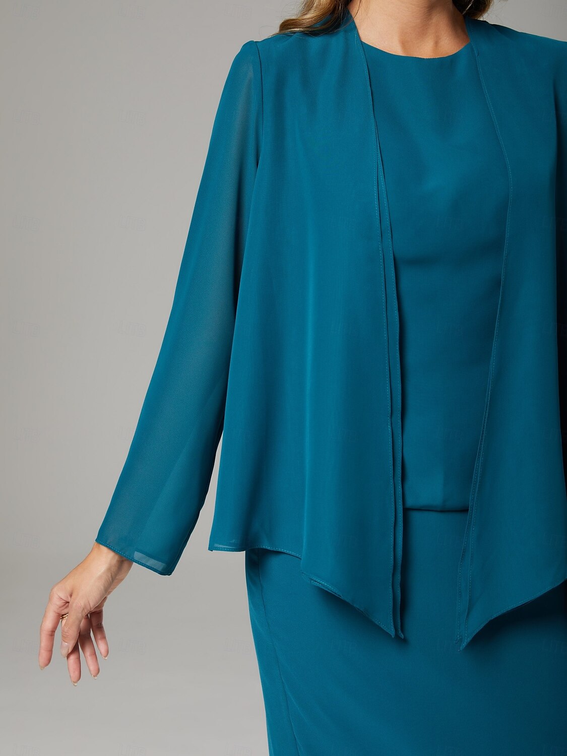 Deux Pièces Fourreau / Colonne Robe de Mère de Mariée  Elégant Encolure dégagée Longueur Sol Mousseline de soie manche longue Echarpe incluse avec Couleur Pleine 2025 de 2025 ? $144.99 –P8