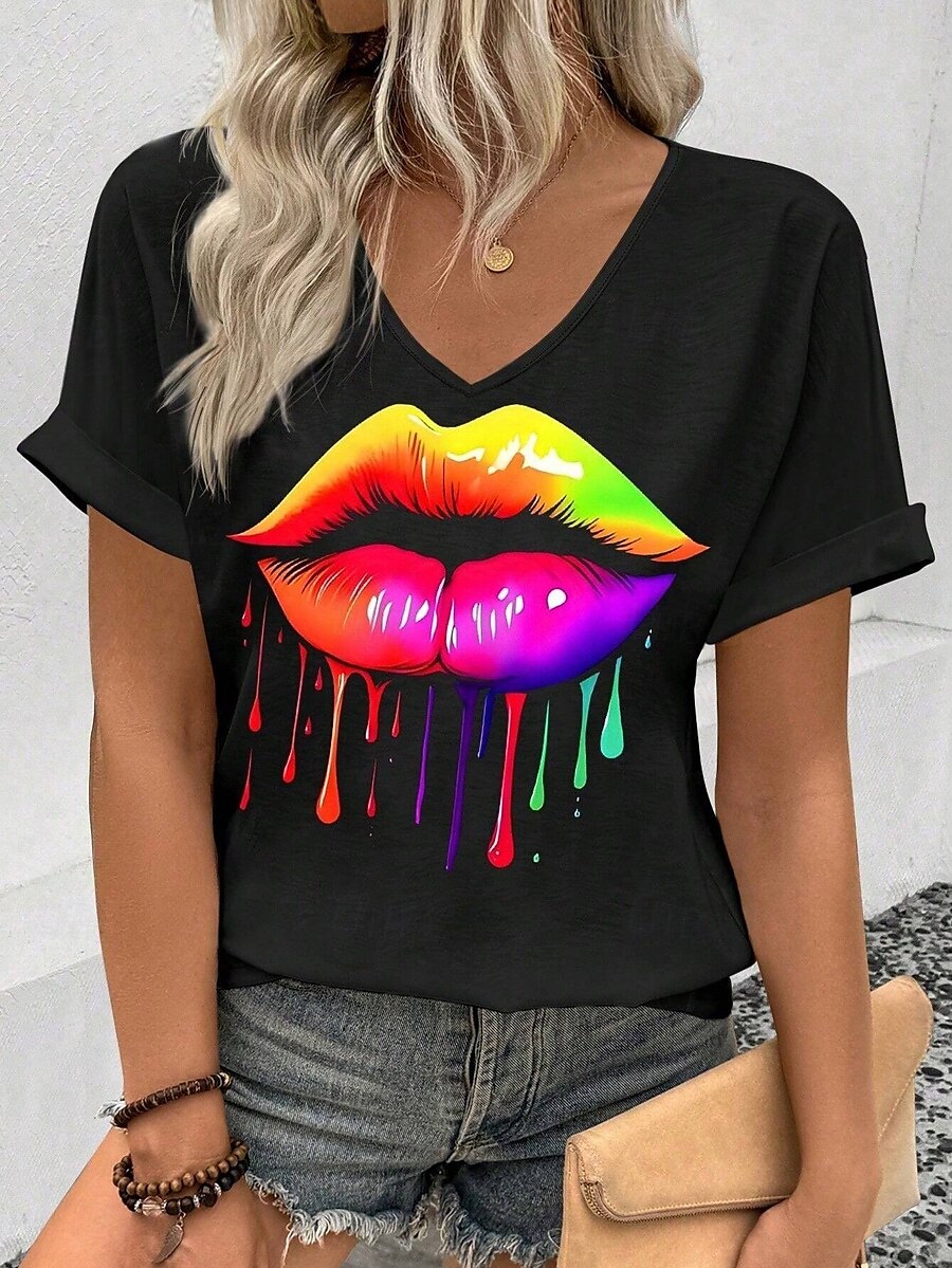 Femme T shirt Bouche mode Décontractées Manche Courte Col V Hauts réguliers du quotidien Imprimer Noir Eté de 2025 ? $19.99 –P1
