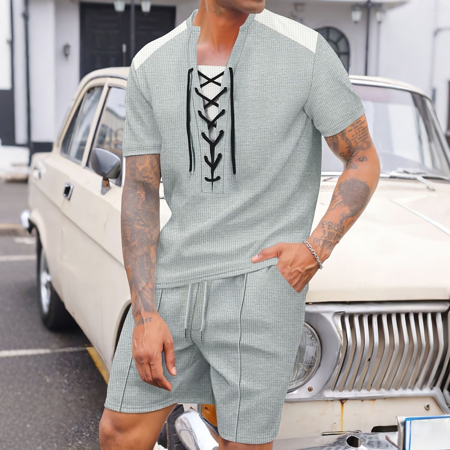 Herr T-shirtkostymer 2 delar outfits T-shirt och shorts Kortärmad Rund halsringning Sommar Färgblock Mode Ledigt Snörning 2 st Semester Dagliga kläder Utekväll Svart Vit Vin Topp t-shirt för män 2025 - $35.99 –P7