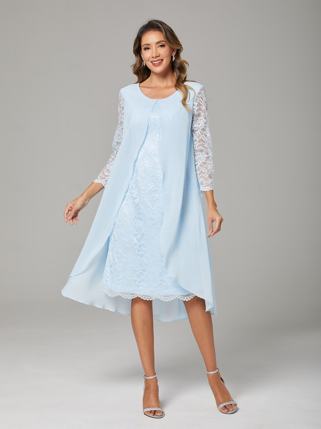 Vestido A-Line de Mãe da Noiva Elegante Plus Size Gola Redonda Comprimento Até o Joelho Chiffon Renda Manga Longa com Renda 2025 de 2025 por $149.99 –P1