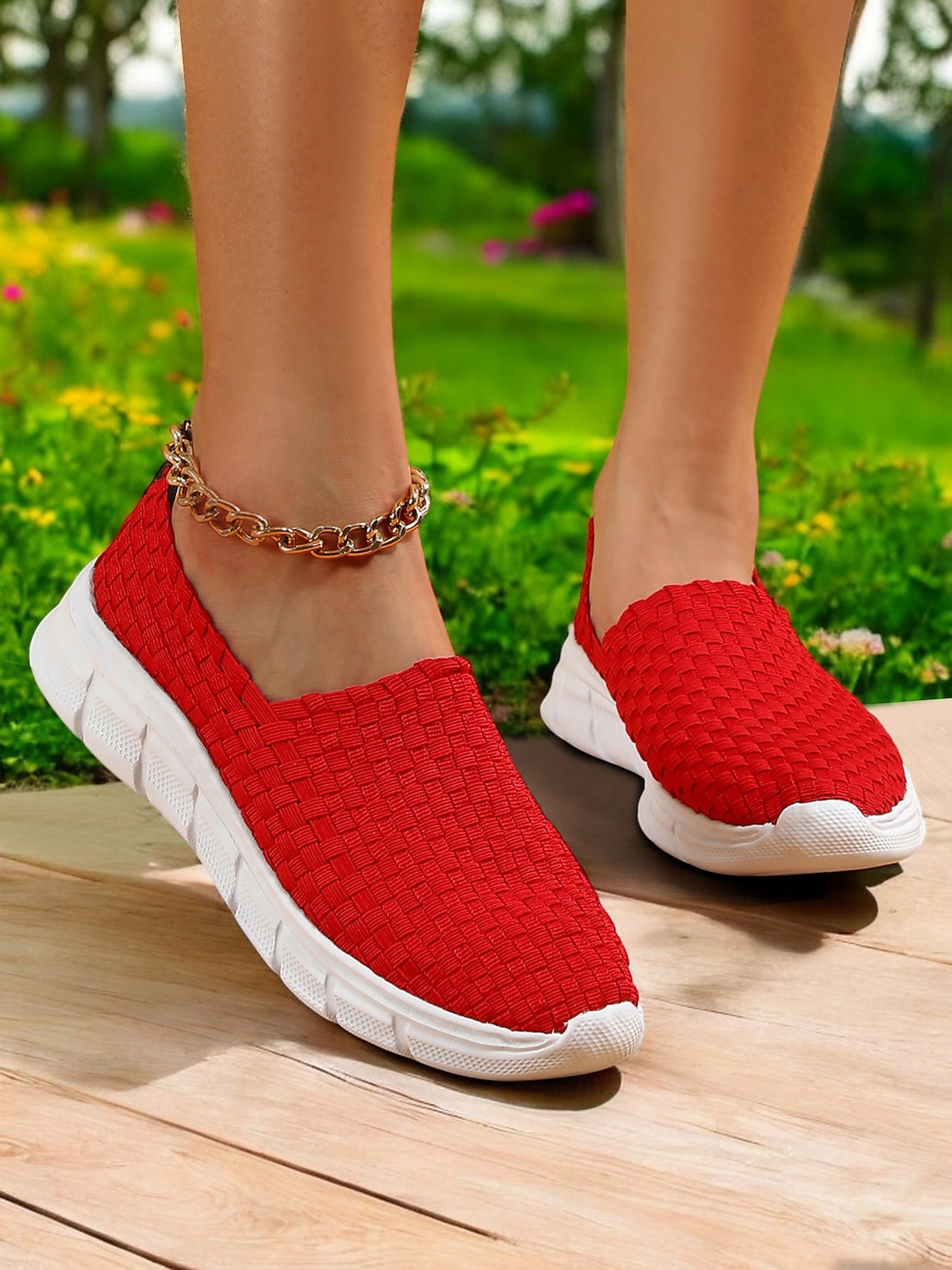 2025年 女性用スリッポンスニーカー - 通気性のある織りデザインと快適なソールで、春夏のカジュアルなお出かけに最適です。  コレクション – $32.99 –P1