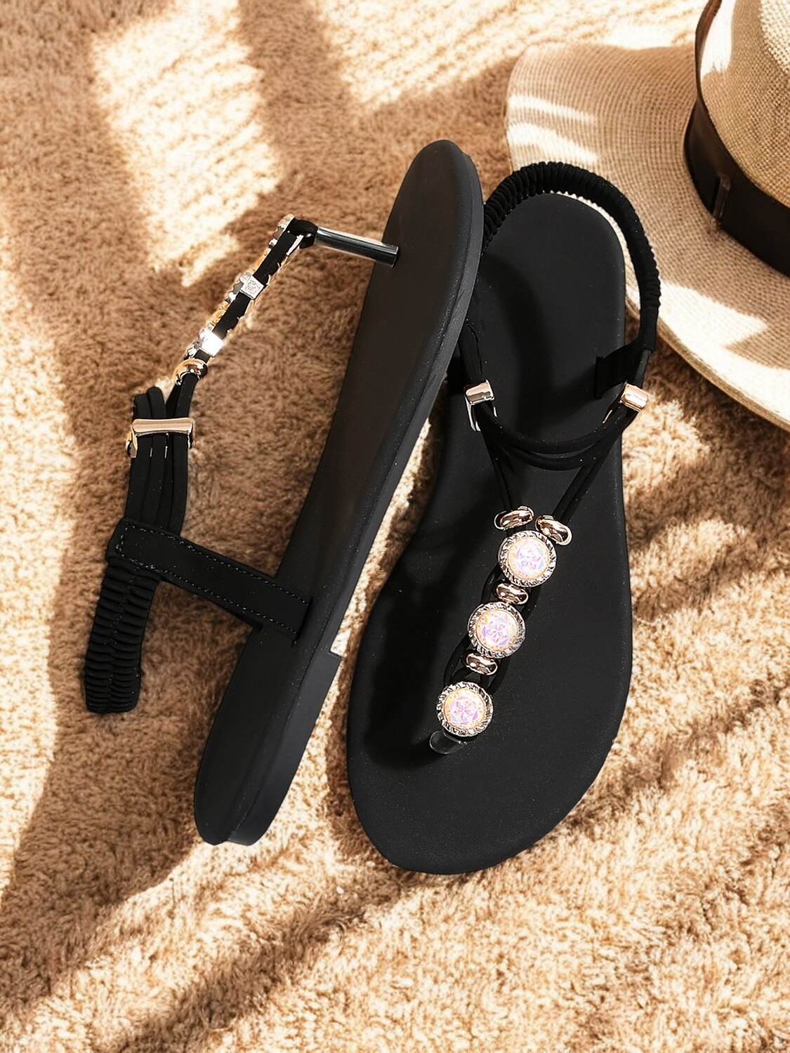 sandali bassi da donna con strass bohémien – eleganti sandali estivi da spiaggia con cinturino a T e design con perline di perle per le vacanze e l'abbigliamento casual del 2025 a $19.99 –P2