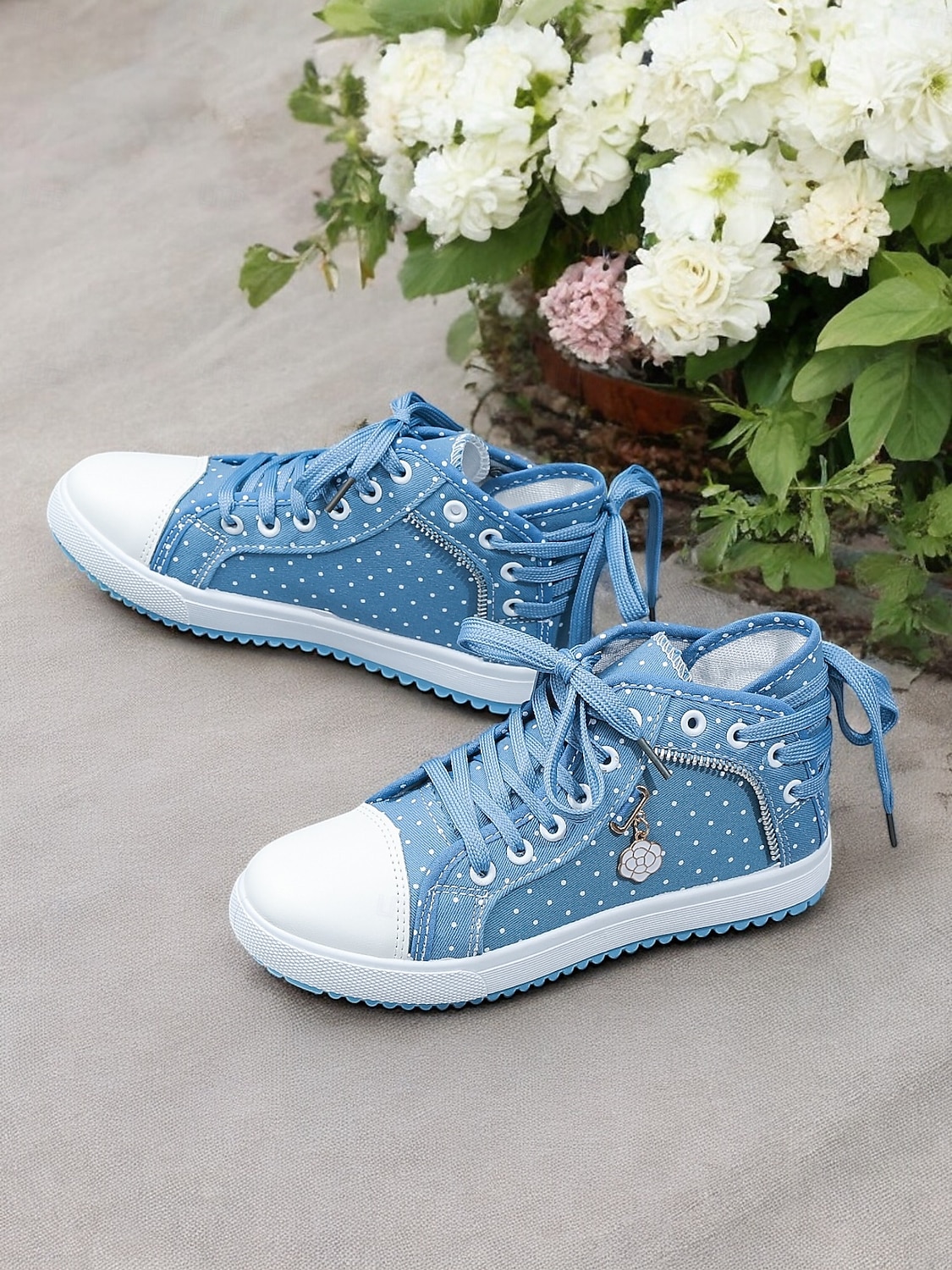 baskets montantes en toile à pois pour femmes – chaussures décontractées en denim à lacets avec charme floral, streetwear élégant pour un usage quotidien et en voyage de 2025 ? $24.99 –P1
