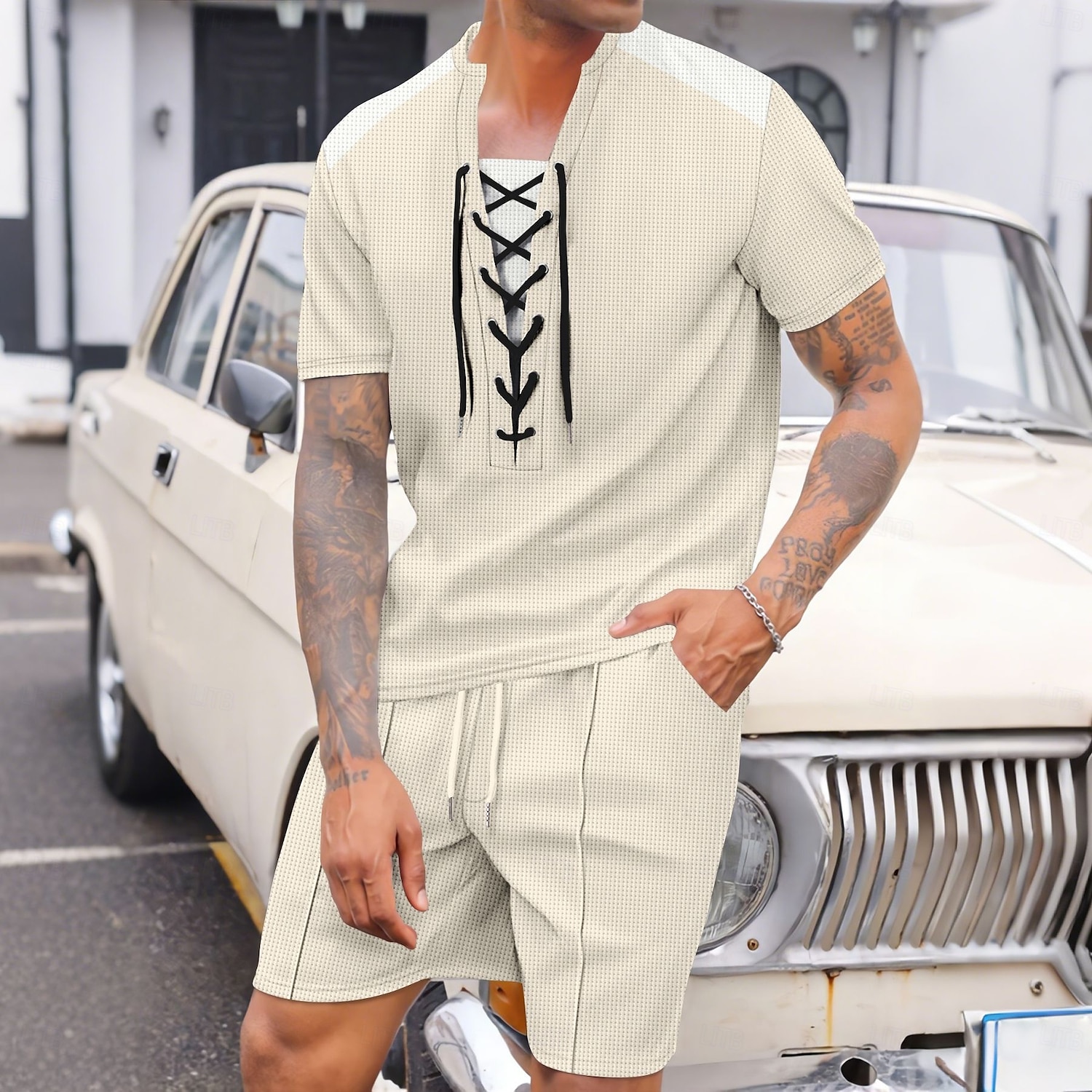 Herr T-shirtkostymer 2 delar outfits T-shirt och shorts Kortärmad Rund halsringning Sommar Färgblock Mode Ledigt Snörning 2 st Semester Dagliga kläder Utekväll Svart Vit Vin Topp t-shirt för män 2025 - $35.99 –P1