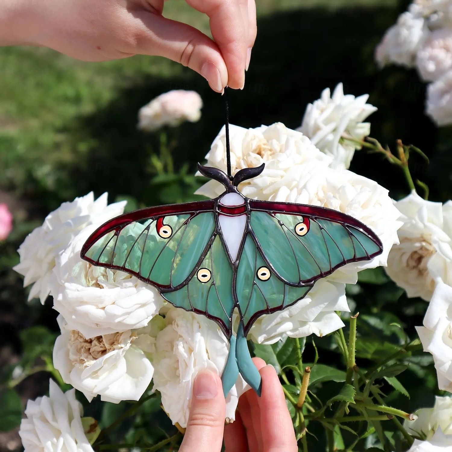 falena luna vetrate colorate decorazioni per finestre regali per la festa della mamma regalo di compleanno per la mamma farfalla vetrate colorate acchiappasole arte da giardino del 2025 a $12.49 –P4