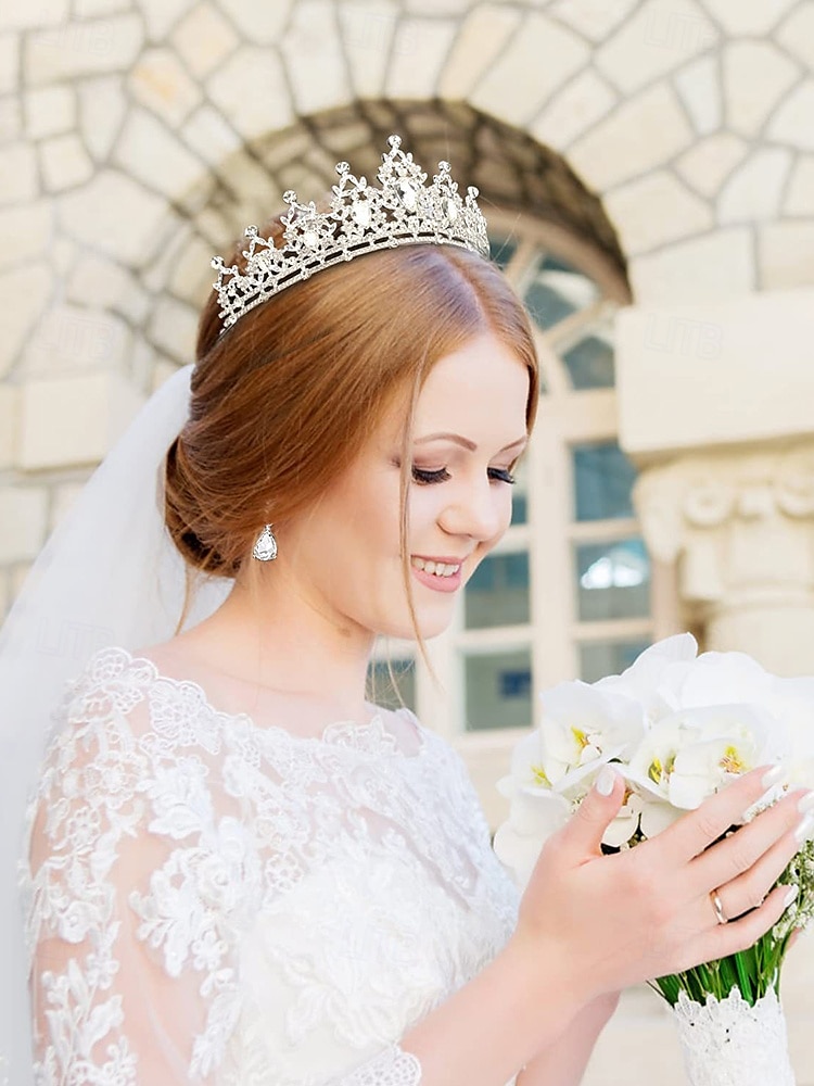 Zilveren tiara met strass steentjes en sieradenset voor dames – elegante ketting, oorbellen en kroon voor bruiloften, optochten en speciale gelegenheden 2025 - $19.99 –P4
