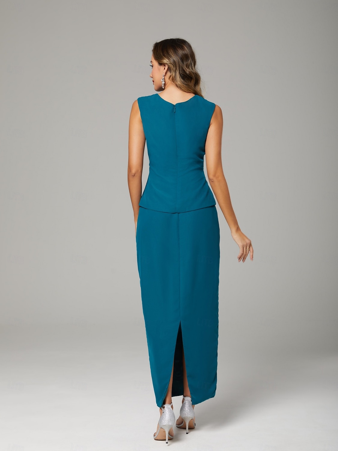 Deux Pièces Fourreau / Colonne Robe de Mère de Mariée  Elégant Encolure dégagée Longueur Sol Mousseline de soie manche longue Echarpe incluse avec Couleur Pleine 2025 de 2025 ? $144.99 –P5