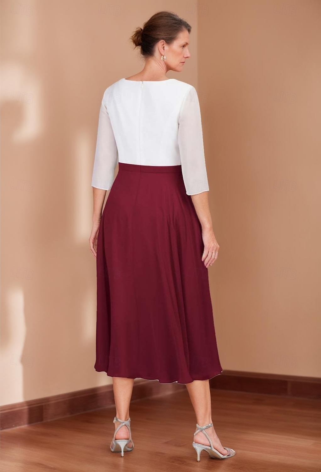 Abito A-Line Madre della Sposa Abito Elegante Semplice Scollatura a V Lunghezza Tè Chiffon Manica 3/4 con Pizzo Abito Midi a Colore Solido del 2025 a $146.99 –P2