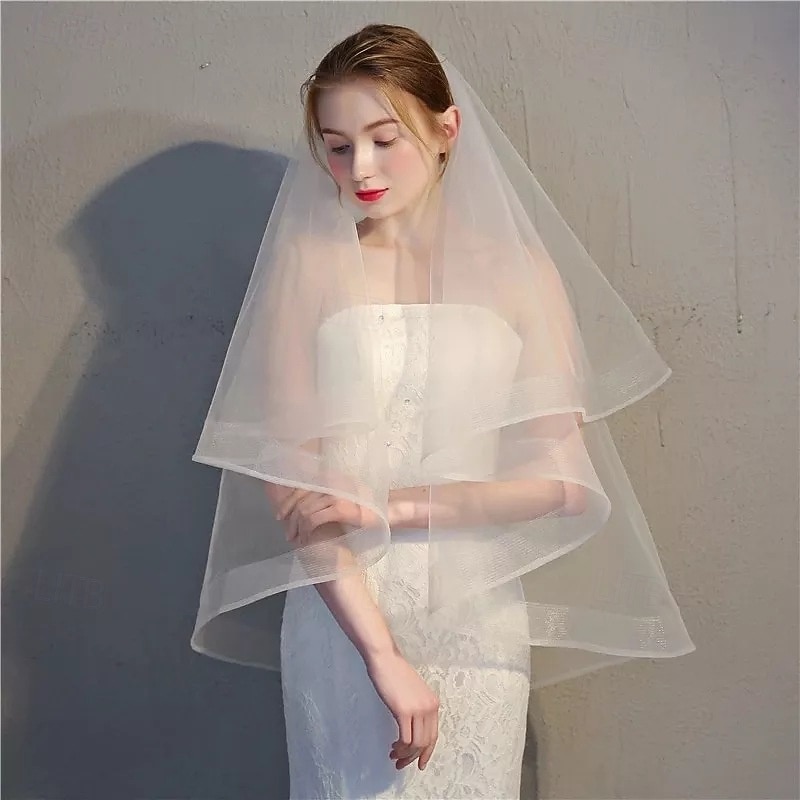 FUTURA SPOSA Halloween Velo da sposa con pettine Accessori per la festa di addio al nubilato Adulti Per donna Halloween Carnevale Matrimonio Addio al nubilato Addio al Nubilato Costumi di Halloween del 2025 a $9.49 –P3
