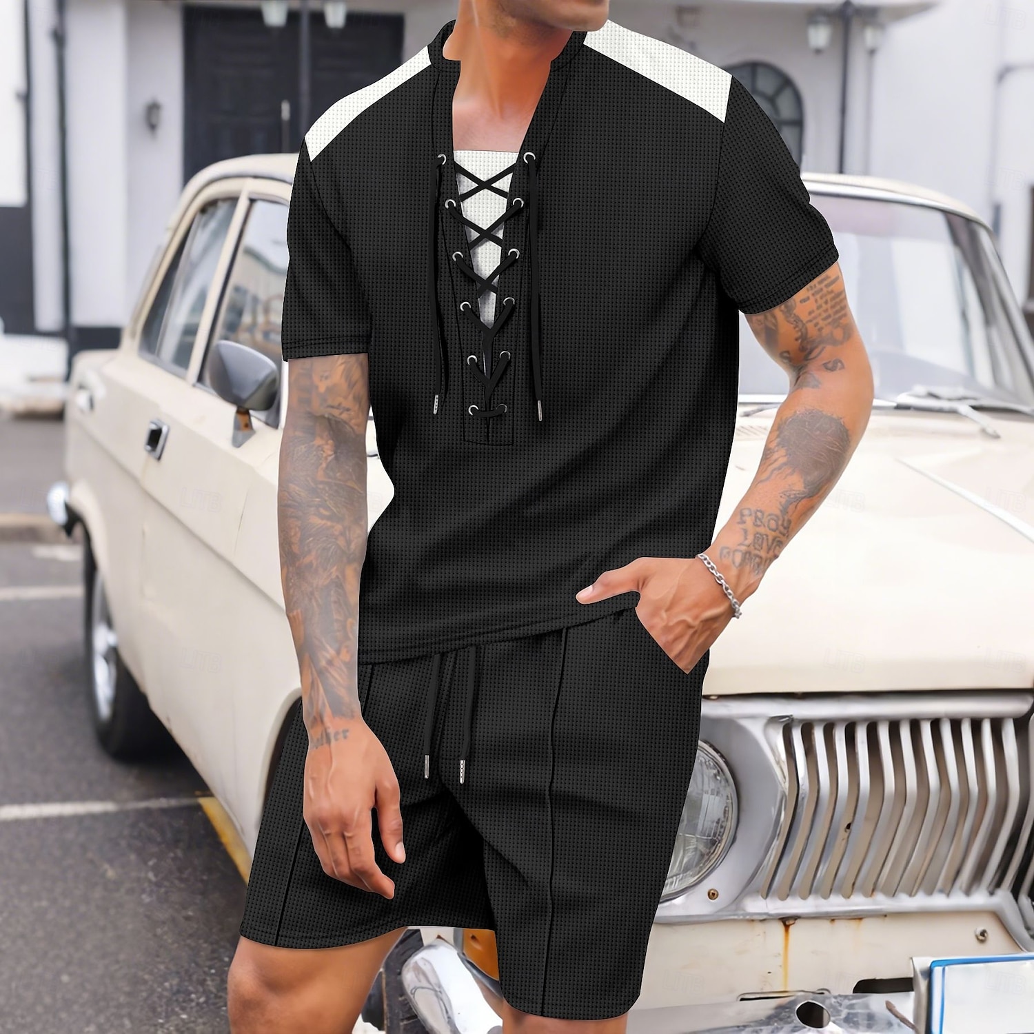 Herr T-shirtkostymer 2 delar outfits T-shirt och shorts Kortärmad Rund halsringning Sommar Färgblock Mode Ledigt Snörning 2 st Semester Dagliga kläder Utekväll Svart Vit Vin Topp t-shirt för män 2025 - $35.99 –P2