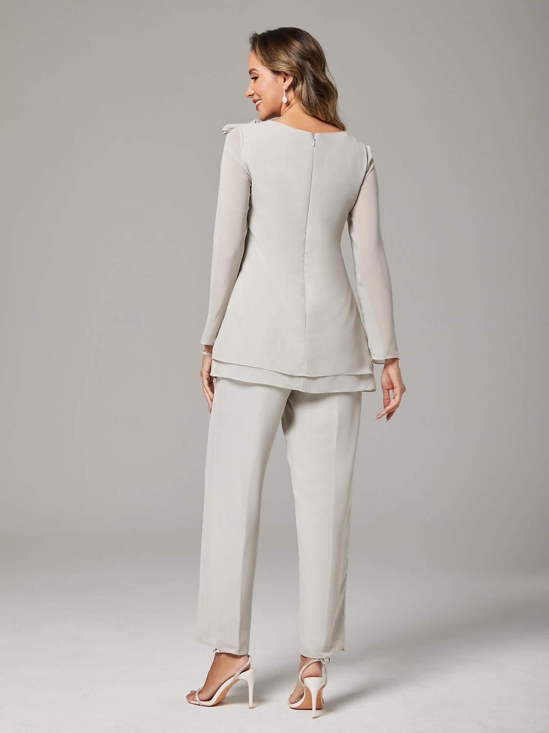 Tuta a Due Pezzi  Completo da Pantaloni per Madre della Sposa Elegante Taglia Plus Collo a Giada Lunghezza Completa Chiffon Maniche Lunghe con Fiocco(i) Ruches del 2025 a $156.99 –P2