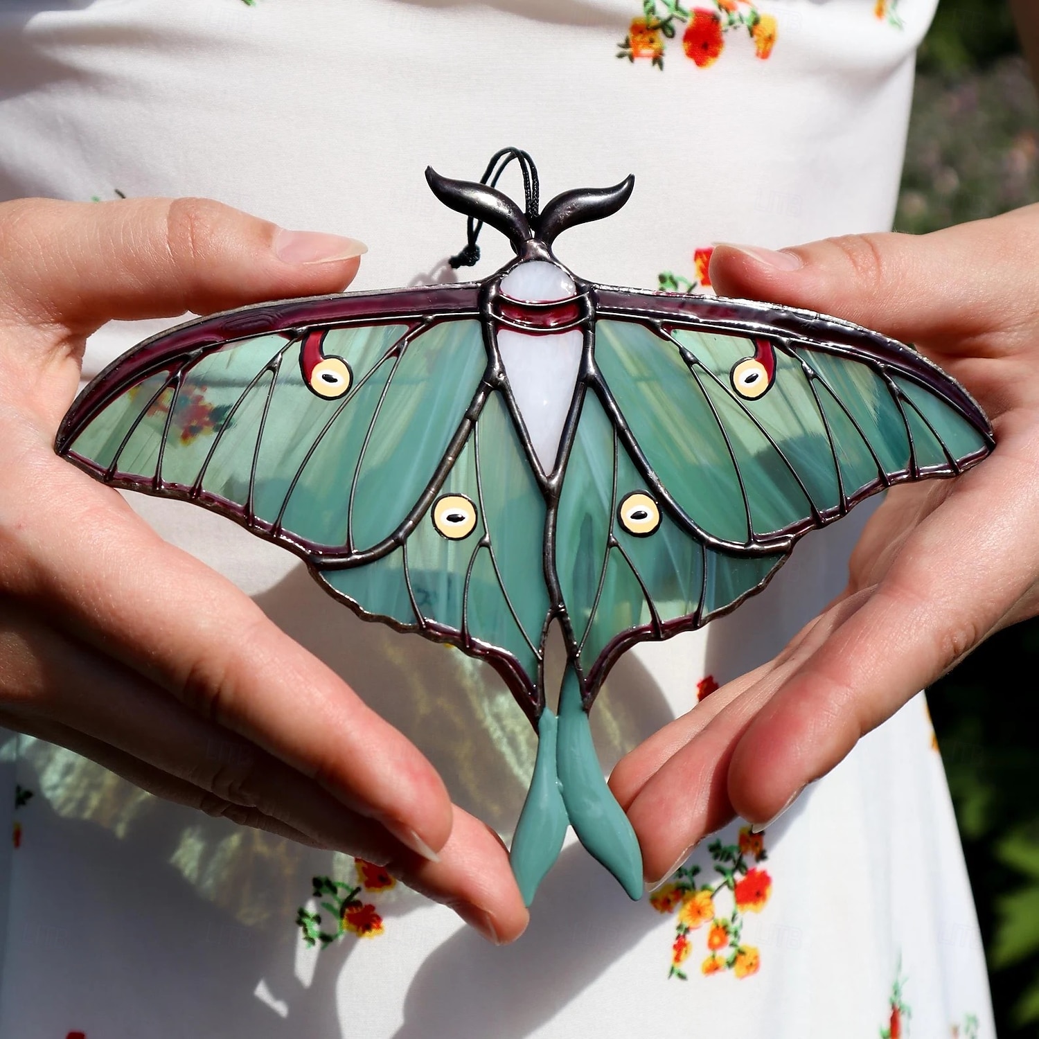 falena luna vetrate colorate decorazioni per finestre regali per la festa della mamma regalo di compleanno per la mamma farfalla vetrate colorate acchiappasole arte da giardino del 2025 a $12.49 –P5