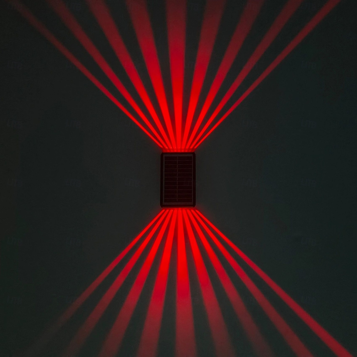 1/2 pz. luce solare da parete su e giù, lampada da parete esterna solare impermeabile IP65, luce solare per recinzione, cortile, giardino, garage, piscina, illuminazione per terrazza, decorazione del 2026 a $24.99 –P4