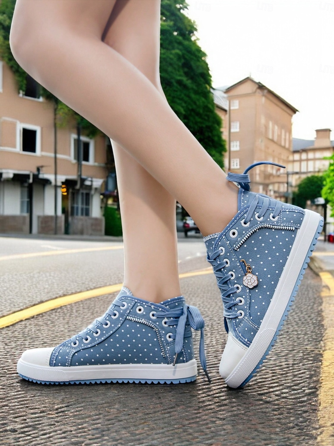 baskets montantes en toile à pois pour femmes – chaussures décontractées en denim à lacets avec charme floral, streetwear élégant pour un usage quotidien et en voyage de 2025 ? $24.99 –P3