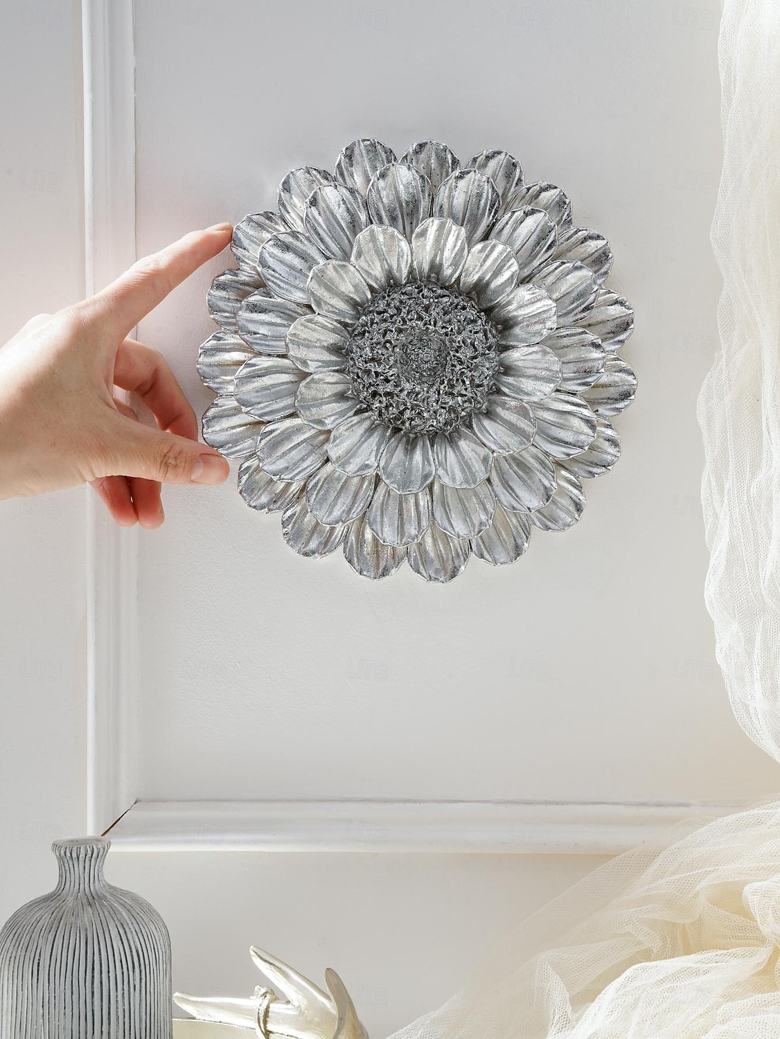 Vintage Gold and Silver 3D Floral Wall Decor, 7.7x7.7 Inch Resin Wall Hanging, Elegant Flower Ornament for Home, Hotel, Accent Wall, and Cultural Wall Decoration 2025 - $12.49 –P13