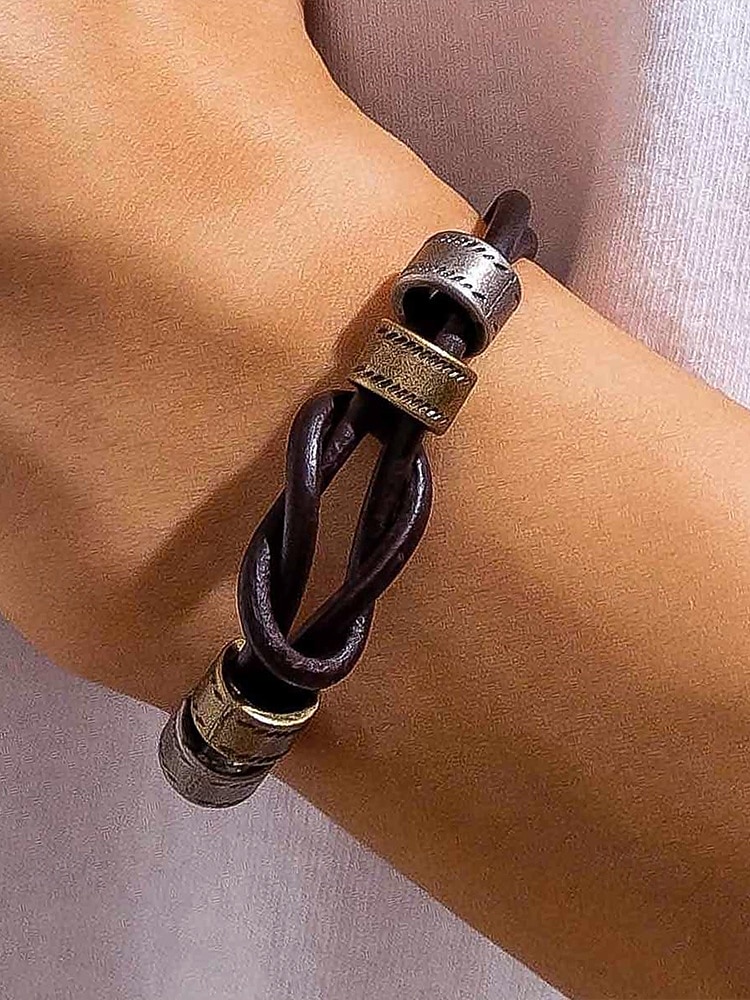 conjunto de colar e pulseira de couro masculino – design de nó vintage com detalhes em metal, joias artesanais ajustáveis para estilo casual, motociclista e boho, perfeitas para uso diário e presentes de 2025 por $14.99 –P3