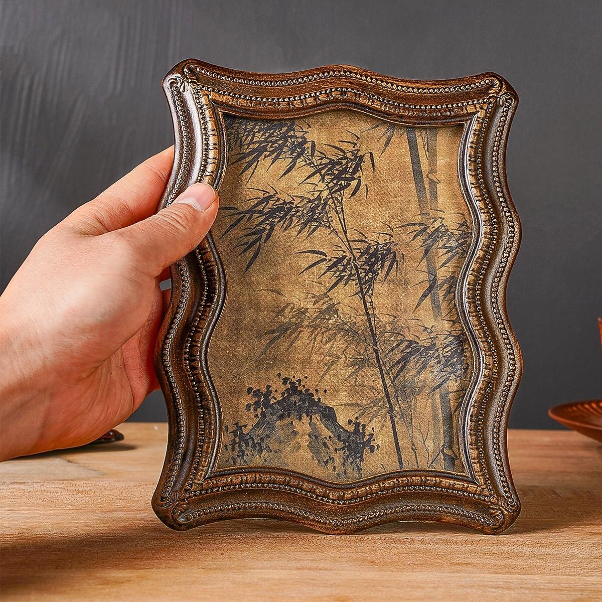 Curved Resin Decorative Photo Frame, Vintage Faux Walnut Art Design, Horizontal and Vertical Display, Entryway, Bedroom, Study, and Office Table Decor Photo Frame 2025 - $12.99 –P8