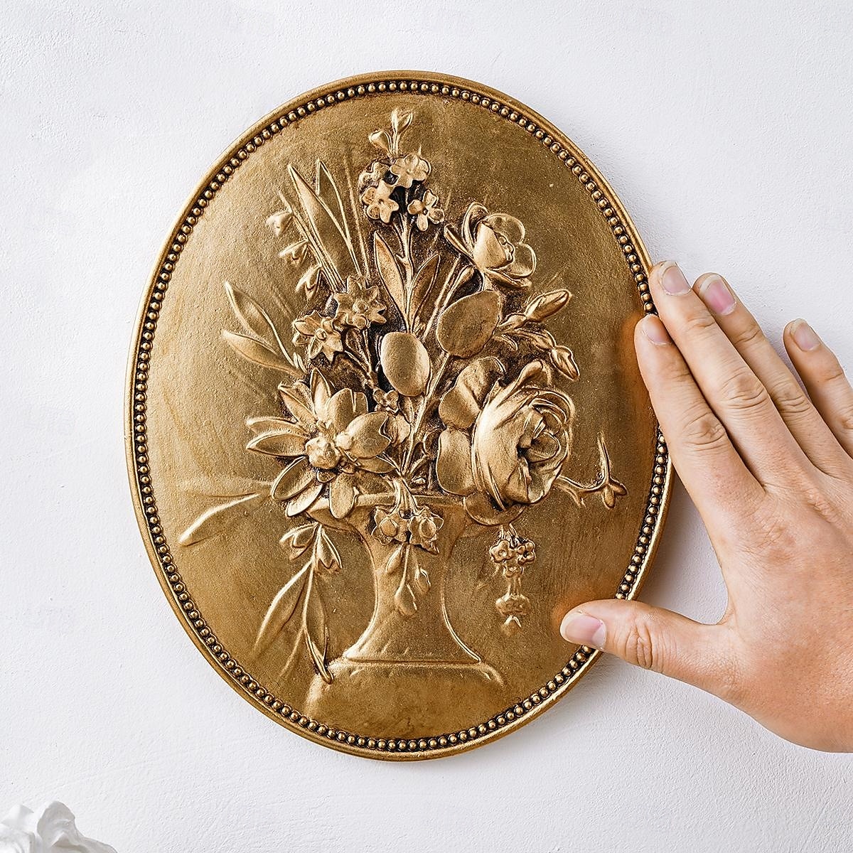 decoração de parede esculpida em baixo-relevo oval dourado vintage, decoração de parede de resina pintada à mão para casa, estilo retrô europeu, ideal para decoração de casa, hotel e adereços de de 2025 por $25.99 –P12