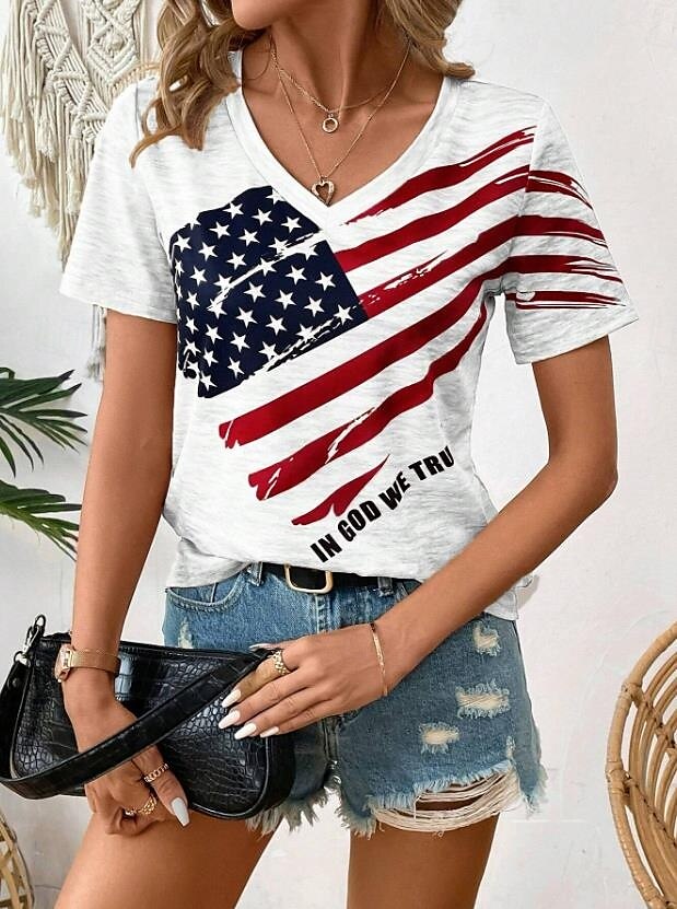 Kvinnens patriotiske bluse flagg uformell rød hvit og blå kortermet V-hals vanlig topp daglig trykk hvit sommer vår 2025 - $19.99 –P3