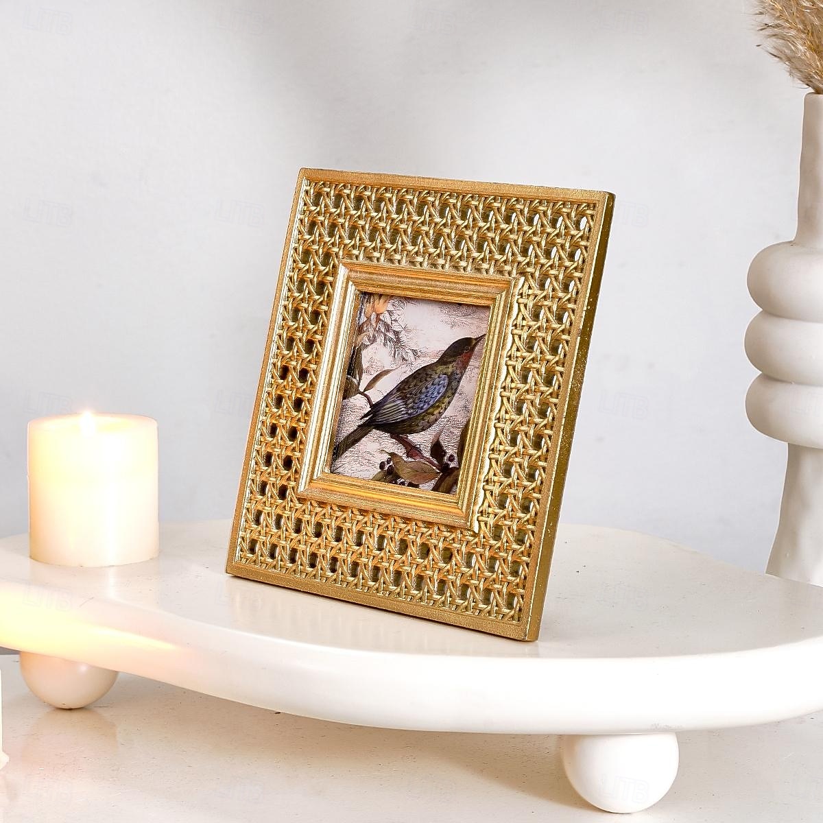 cadre photo décoratif floral 3D doré, cadre ovale de 5,7 pouces &Cadre rectangulaire 4x6 pouces, cadre photo de table en résine, affichage horizontal et vertical pour la décoration intérieure et les de 2025 ? $12.59 –P18