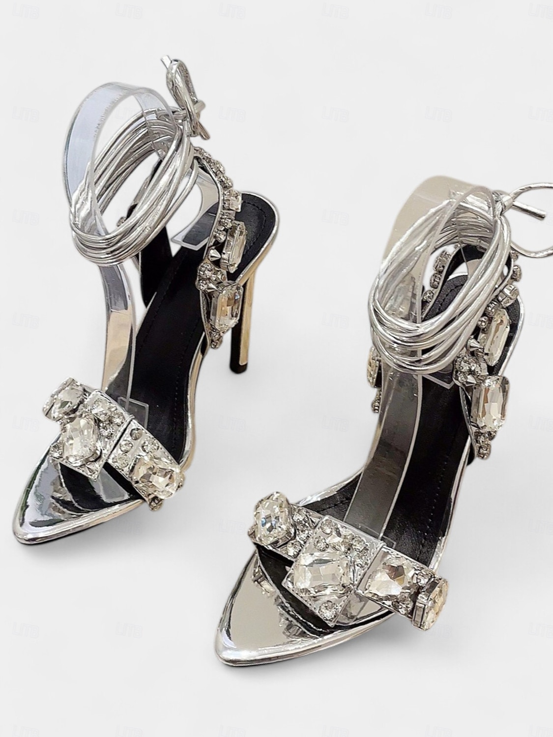 Sandali con tacco a spillo da donna in pelle metallizzata verde con lacci e decorazioni in strass – sandali glamour per cocktail party e serate del 2025 a $54.99 –P2
