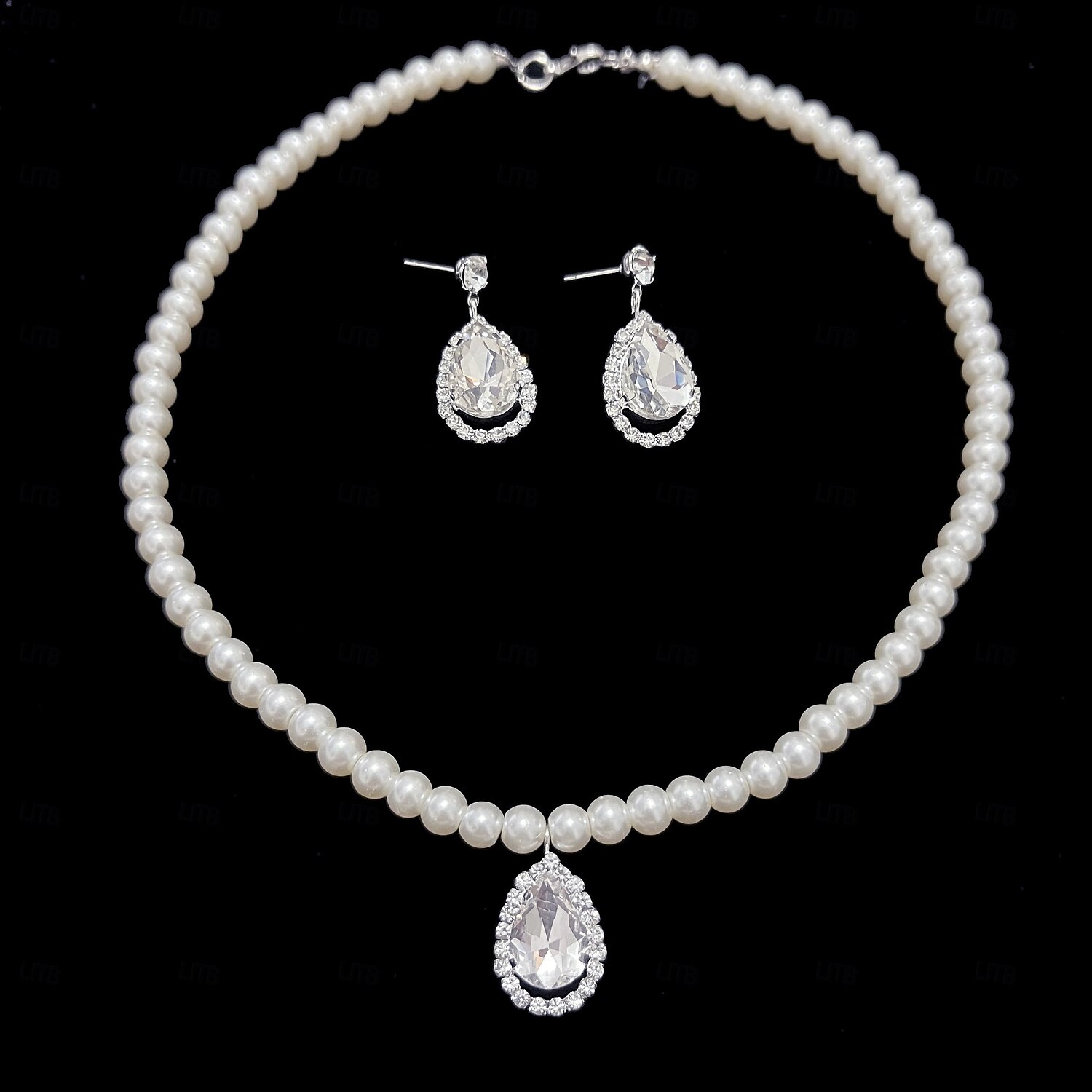 Boucles d'oreilles en forme de goutte d'eau plaqué argent avec collier en perles de 2025 ? $11.49 –P3