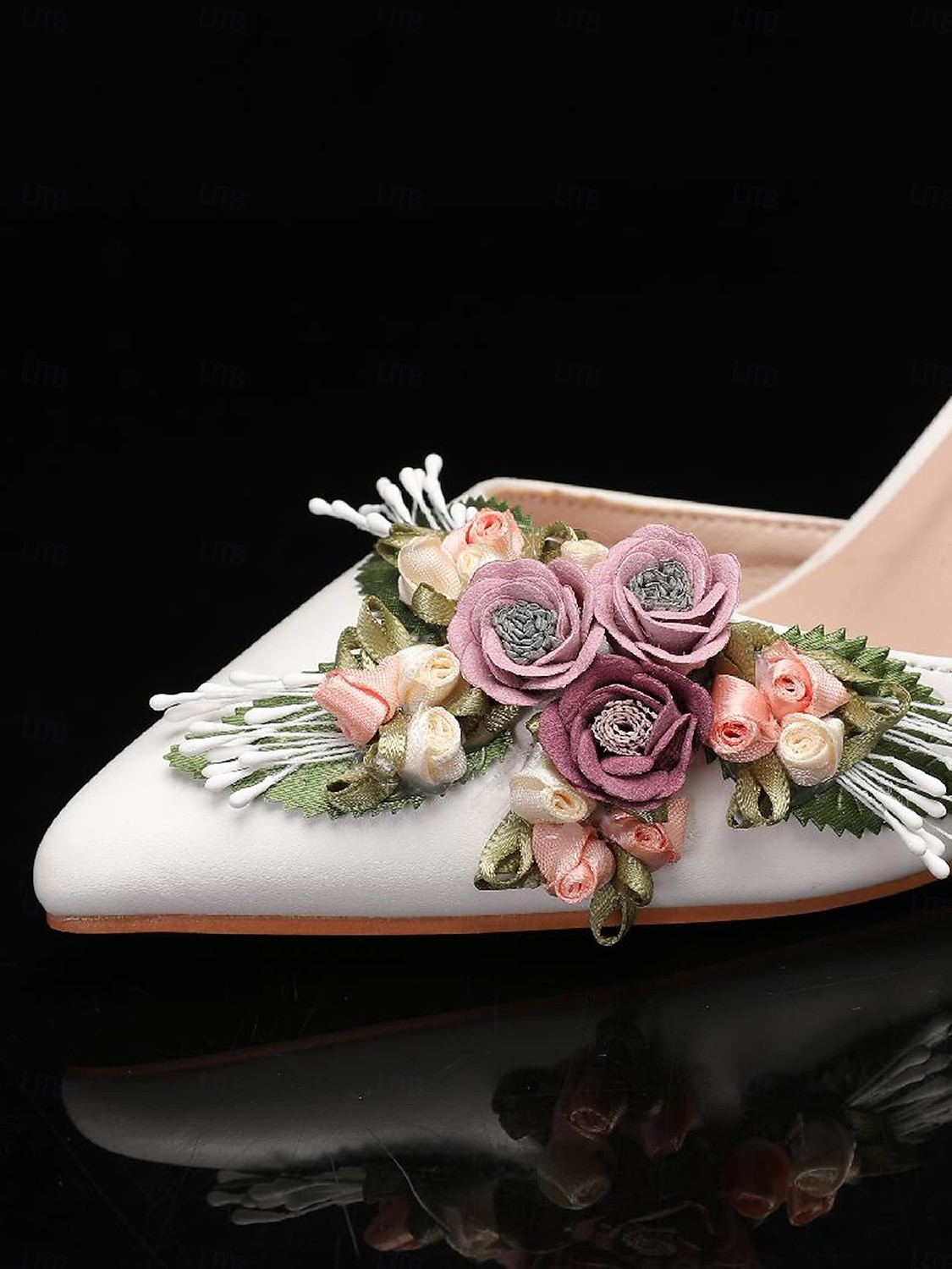 hvite blomstrede høyhælte pumps med matchende clutch – romantiske sko til bryllup og spesielle anledninger for kvinner blå rhinestone bue wedge s 2025 - $99.99 –P3
