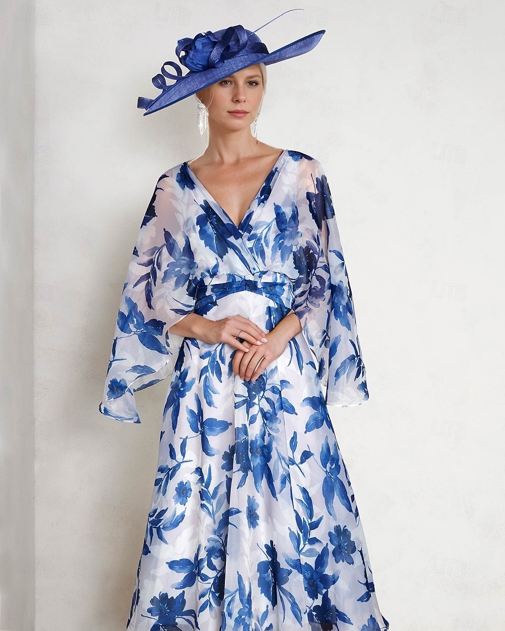 Floral A-Line Mother of the Bride Dress Elegant Vintage V Neck Floor Length  Chiffon Short Sleeve with Ruffles Flower Wedding Guest Dress 2025 - CAD  $252.99