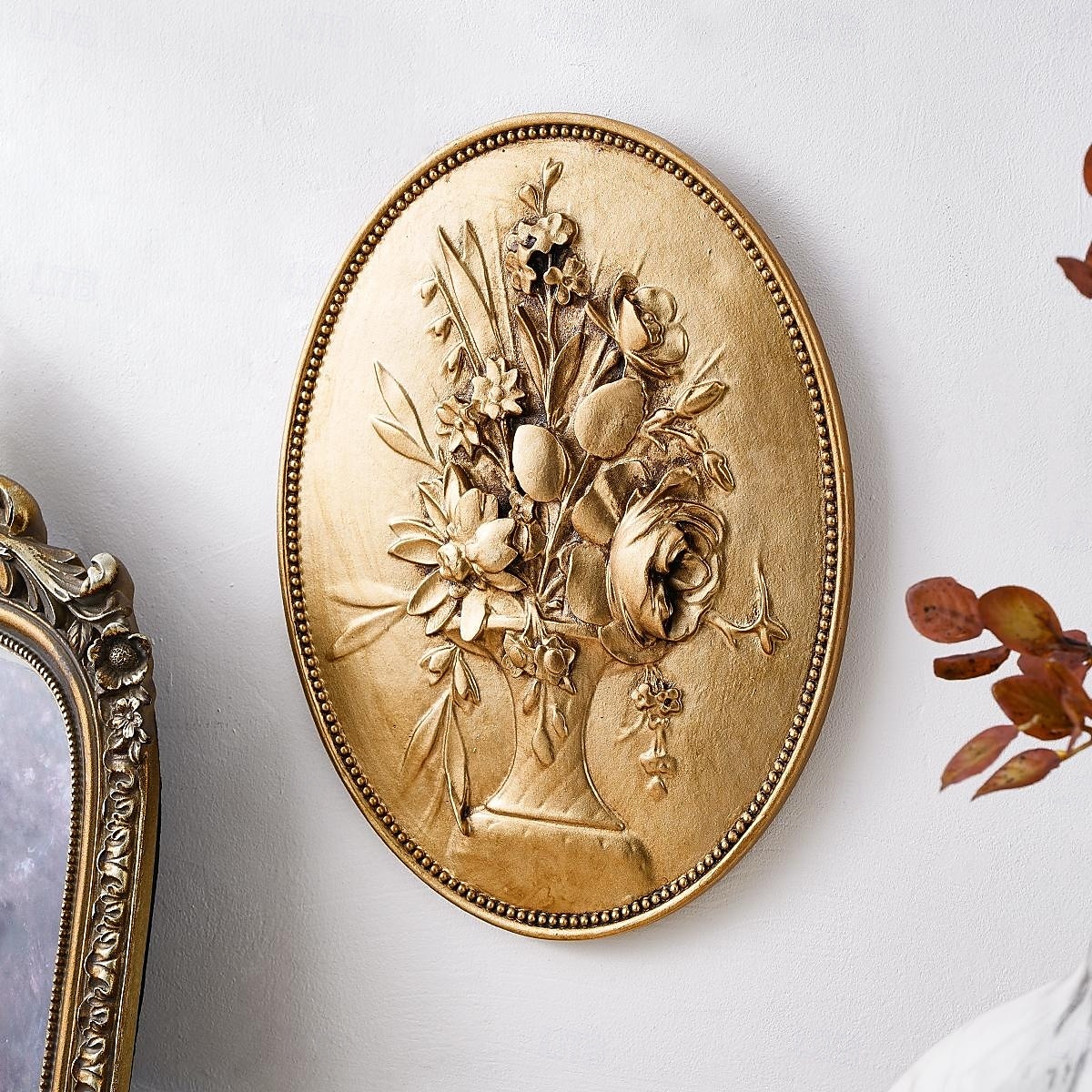 decoração de parede esculpida em baixo-relevo oval dourado vintage, decoração de parede de resina pintada à mão para casa, estilo retrô europeu, ideal para decoração de casa, hotel e adereços de de 2025 por $25.99 –P4