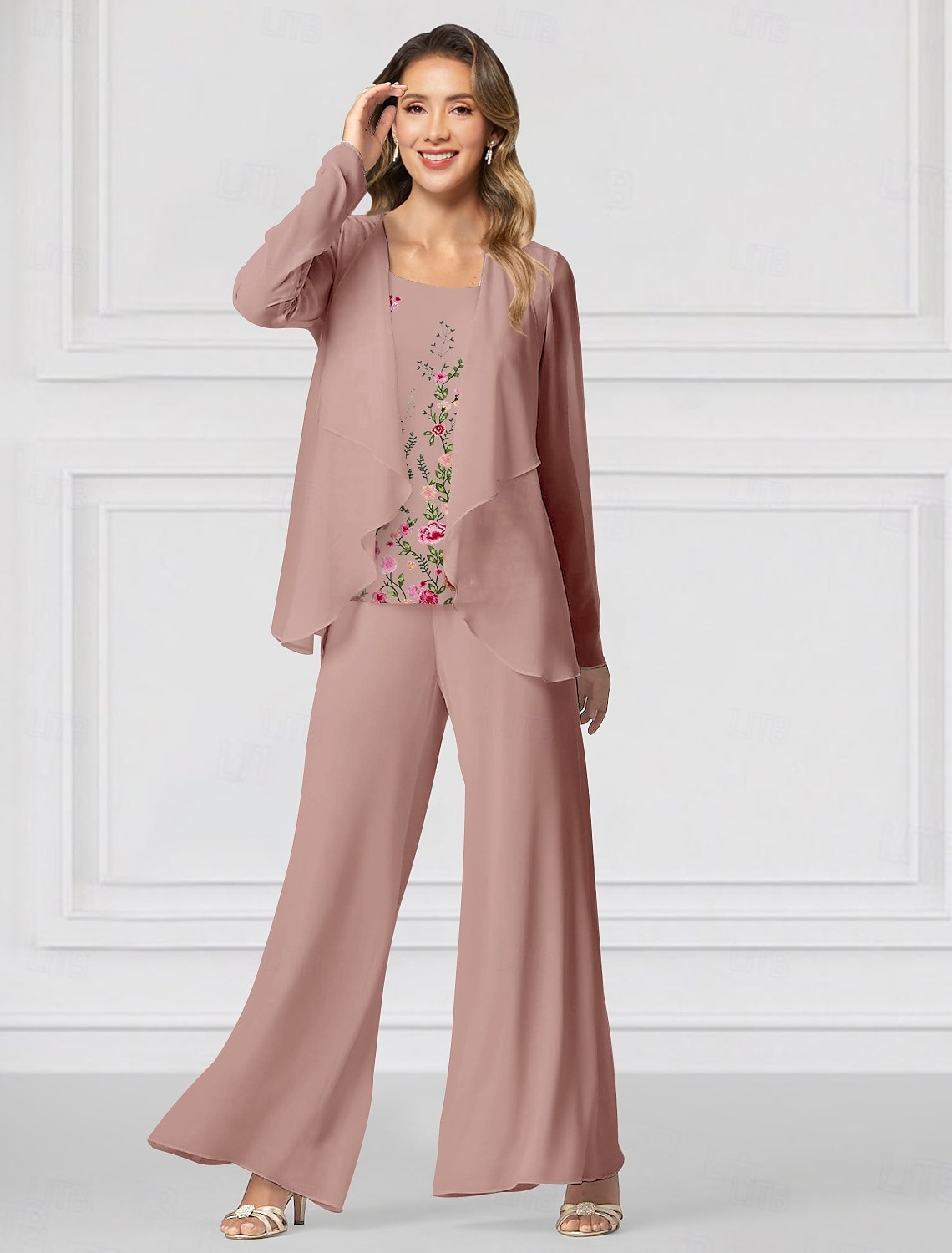 Completo Pantaloni Floreali Blu Rosa 3 Pezzi Madre della Sposa Ospite di Matrimonio Elegante Scollo Gioiello Lunghezza Fino al Pavimento Chiffon Maniche Lunghe Cappotto Incluso con Ruches in Pizzo del 2025 a $119.99 –P3