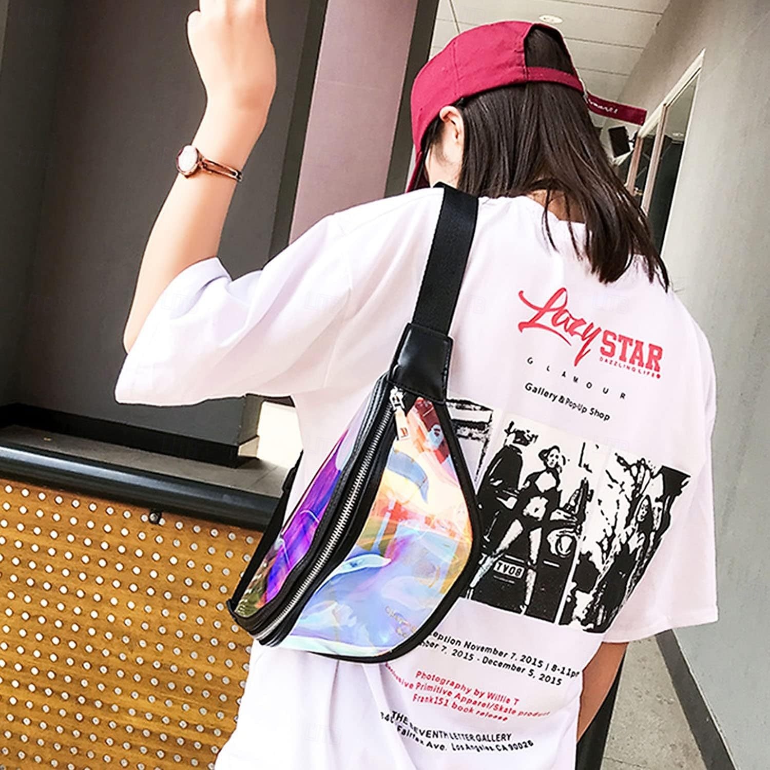 Sac banane en TPU coloré, sac de poitrine laser pour femme, sac à bandoulière de course en plein air imperméable, sac suspendu en PVC transparent de 2025 ? $9.99 –P3