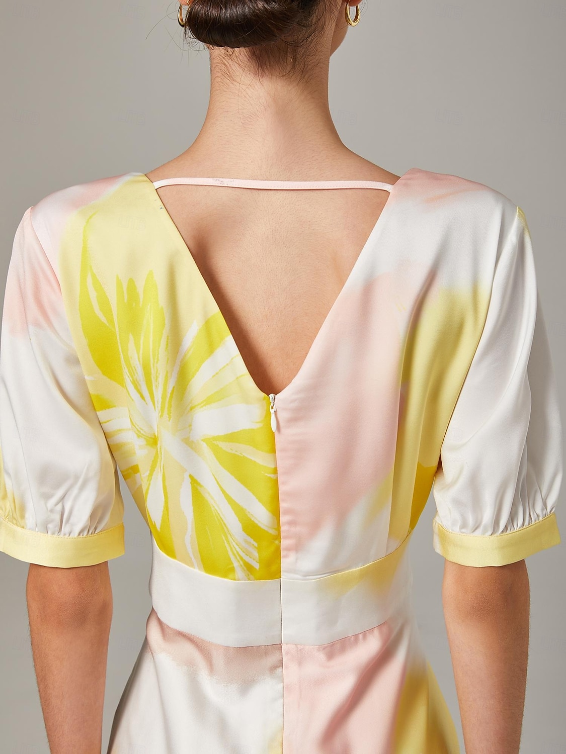 abito midi elegante e svolazzante con macchie floreali del 2025 a $93.99 –P3