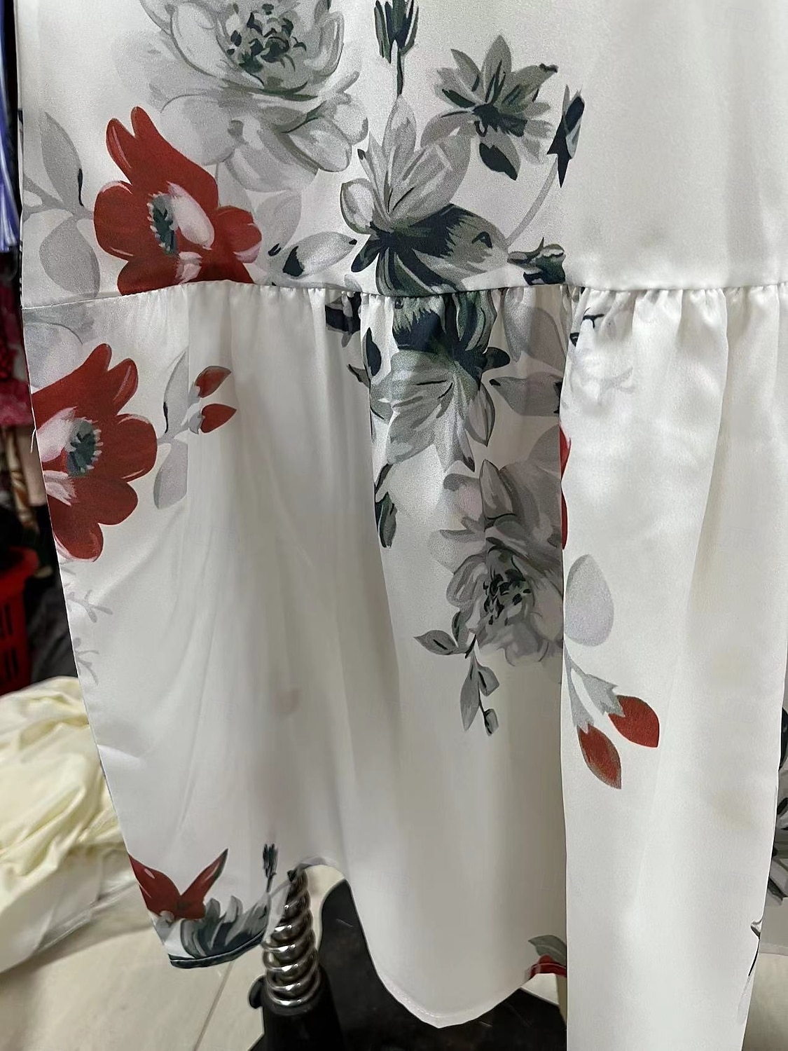Dámské Dlouhé šaty Maxi šaty Boho šaty Šaty s potiskem Šaty Peplum Romantické Klasické Elegantní šaty Nahoře nabírané Dovolená Jdeme ven Jarní šaty Volný Grafika Květiny Poloviční rukáv Do V Bíl 2025 - $24.99 –P12