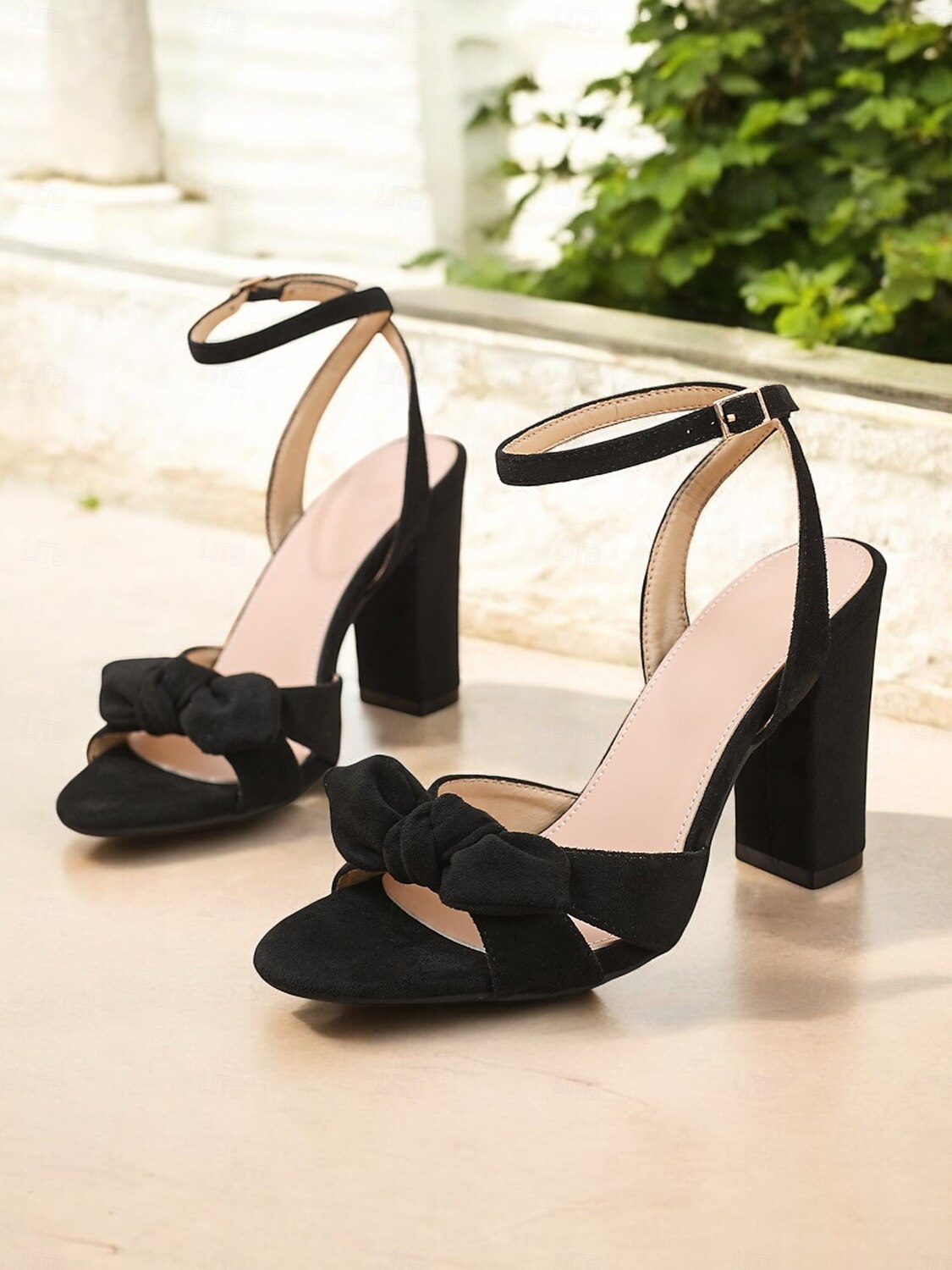 sandales noires à talons compensés pour femmes – brides à la cheville et nœud décoratif pour des rendez-vous décontractés et un style urbain chic de 2025 ? $32.99 –P1