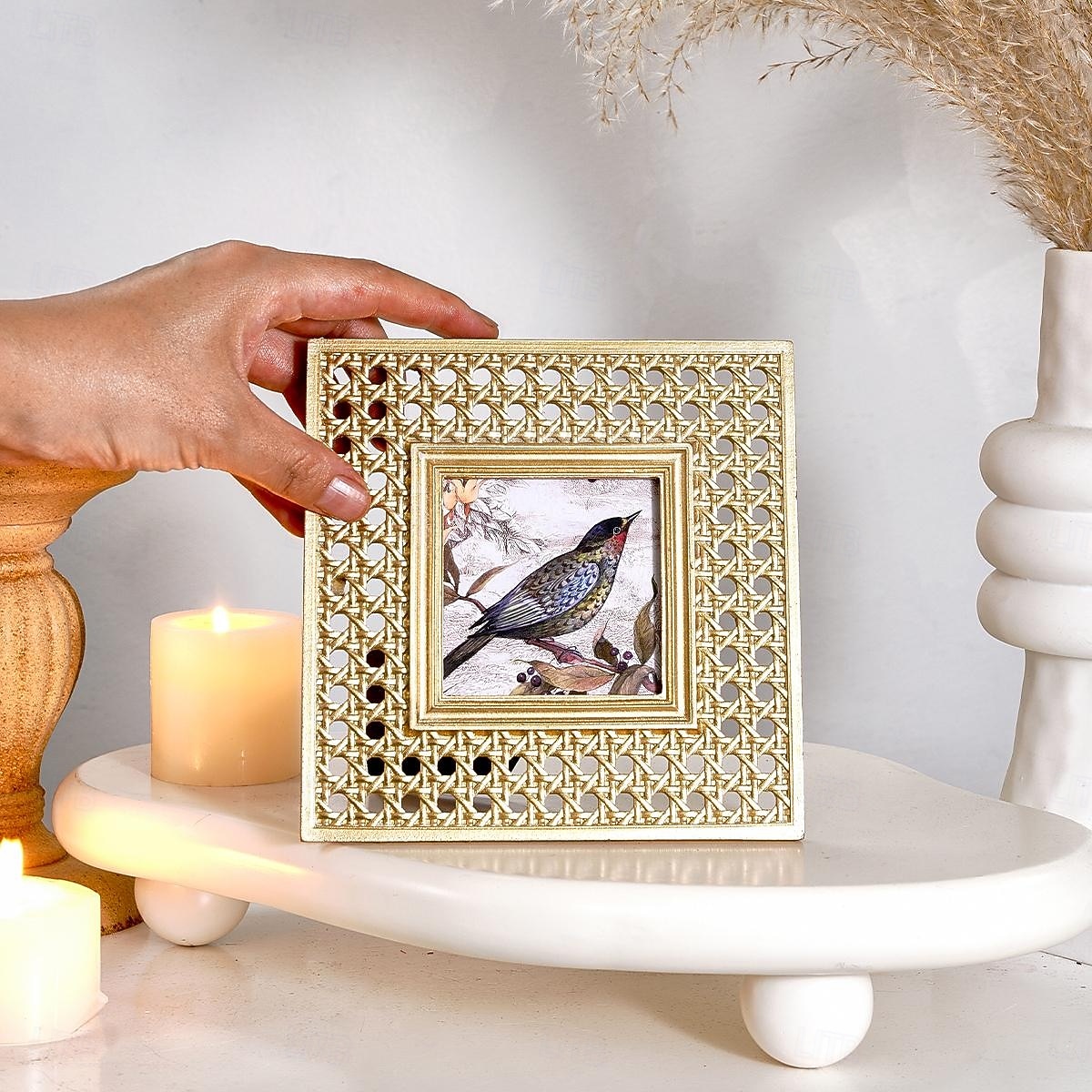 cadre photo décoratif floral 3D doré, cadre ovale de 5,7 pouces &Cadre rectangulaire 4x6 pouces, cadre photo de table en résine, affichage horizontal et vertical pour la décoration intérieure et les de 2025 ? $12.59 –P19
