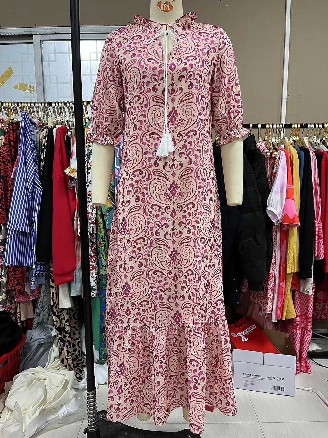 Dámské Dlouhé šaty Maxi šaty Boho šaty Šaty s potiskem Šaty Peplum Romantické Klasické Elegantní šaty Nahoře nabírané Dovolená Jdeme ven Jarní šaty Volný Grafika Květiny Poloviční rukáv Do V Bíl 2025 - $24.99 –P1