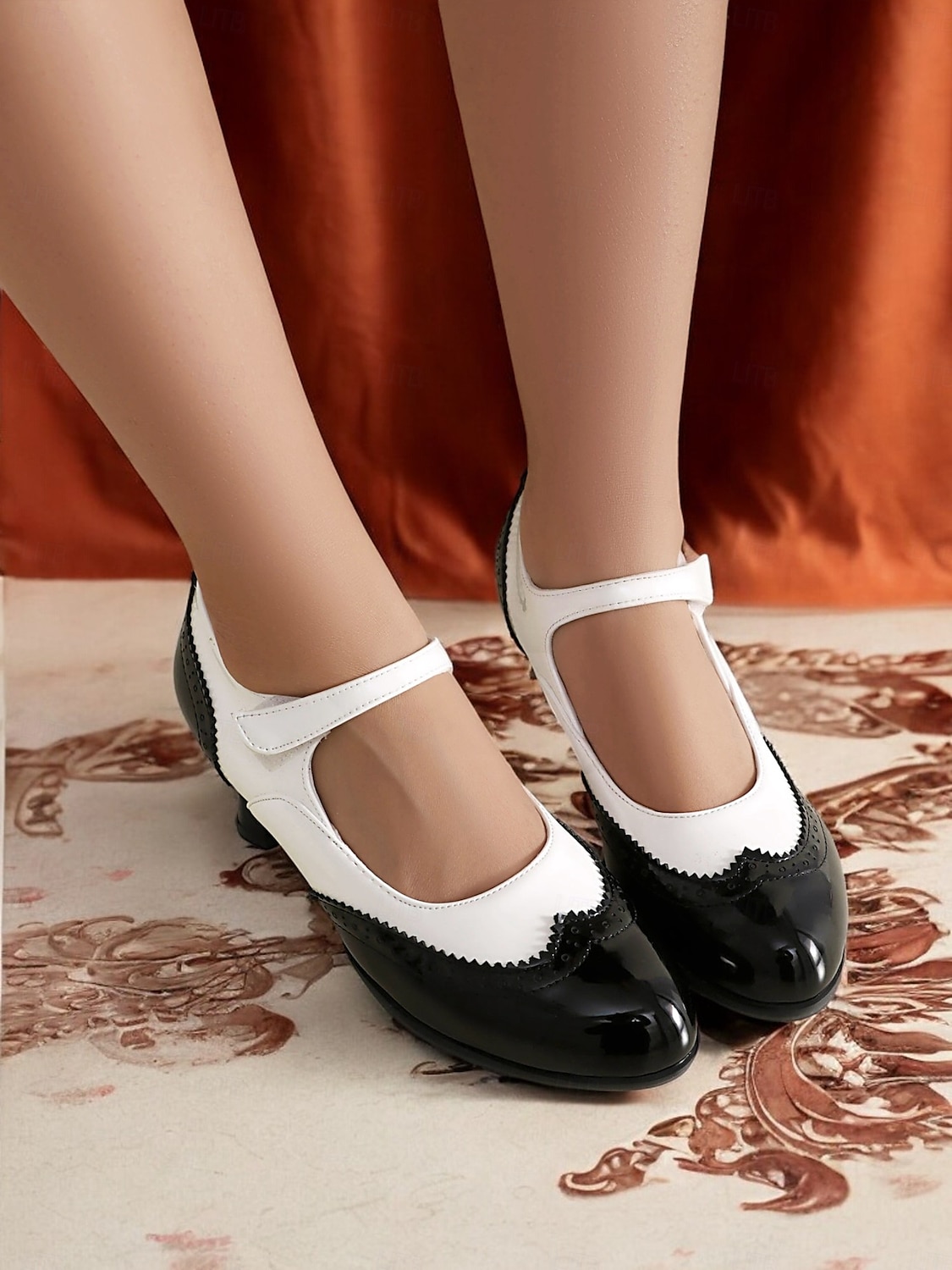 Tacones Mary Jane vintage en rojo y blanco para mujer: zapatos brogue clásicos inspirados en los años 50 para moda retro, baile y ocasiones especiales 2025 - GBP £34 –P3