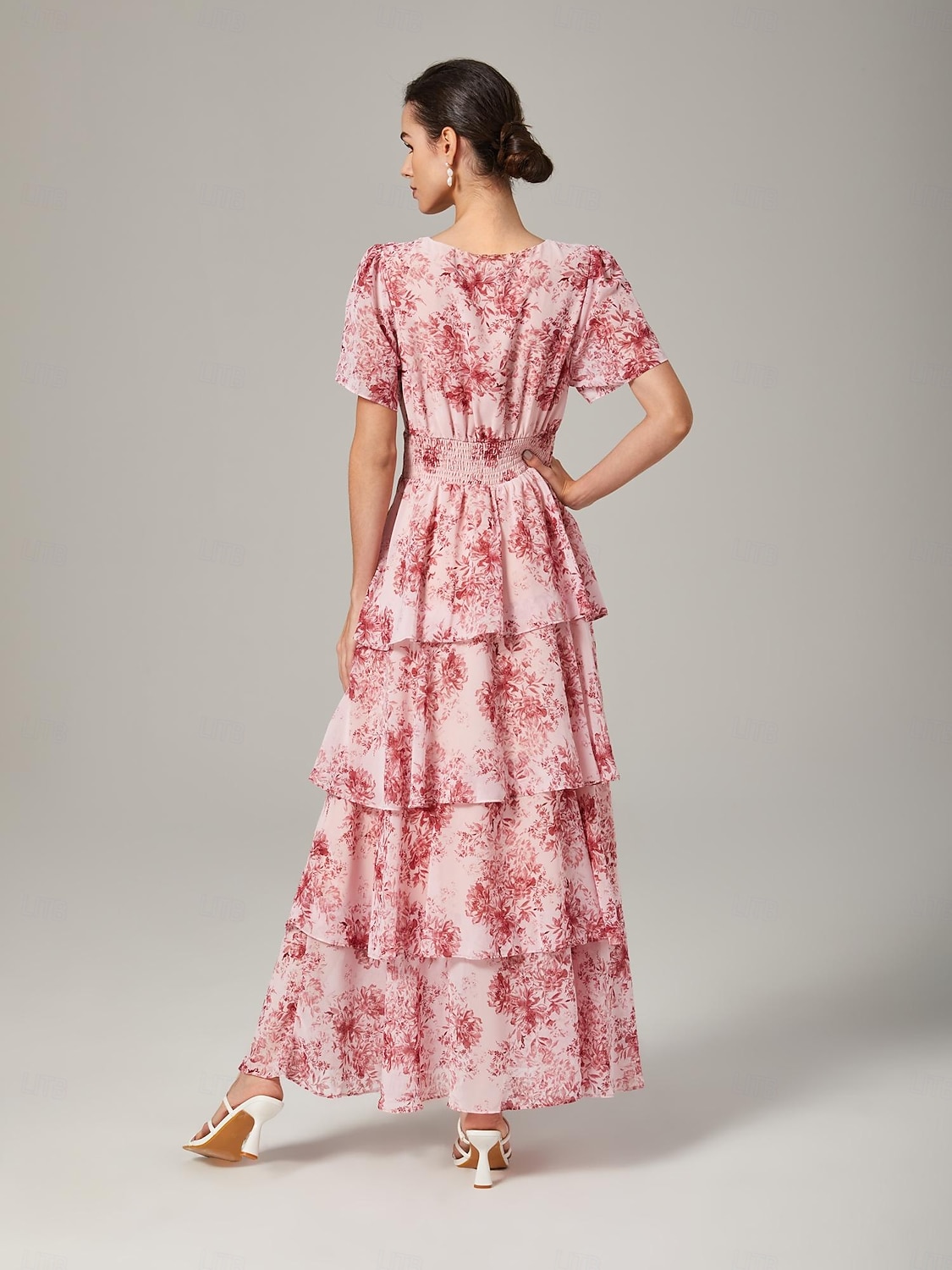 Robe longue décontractée pour femme, tenue de soirée, col en V, manches courtes, coupe trapèze, imprimé floral, volants superposés, tenue de tous les jours, jupe gâteau, taille ajustée, robe longue de 2025 ? $79.99 –P6